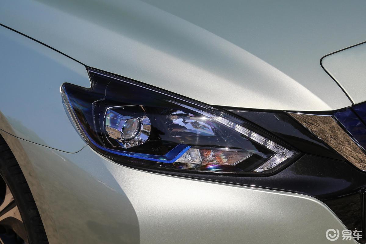 【轩逸·纯电2018款智领版大灯侧45度俯拍汽车图片-汽车图片大全】