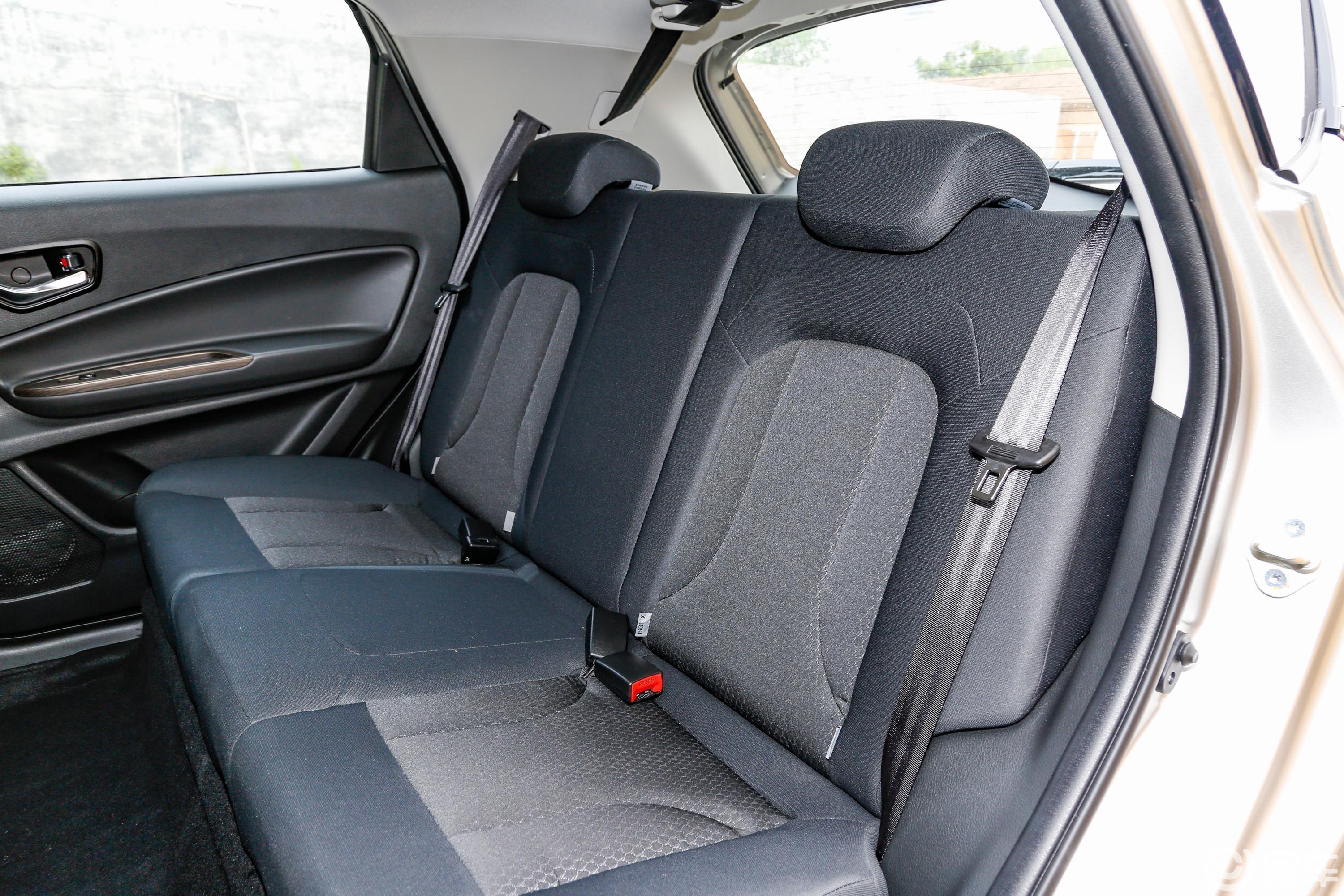 【云度π32018款精英版后排座椅汽车图片-汽车图片大全】-易车