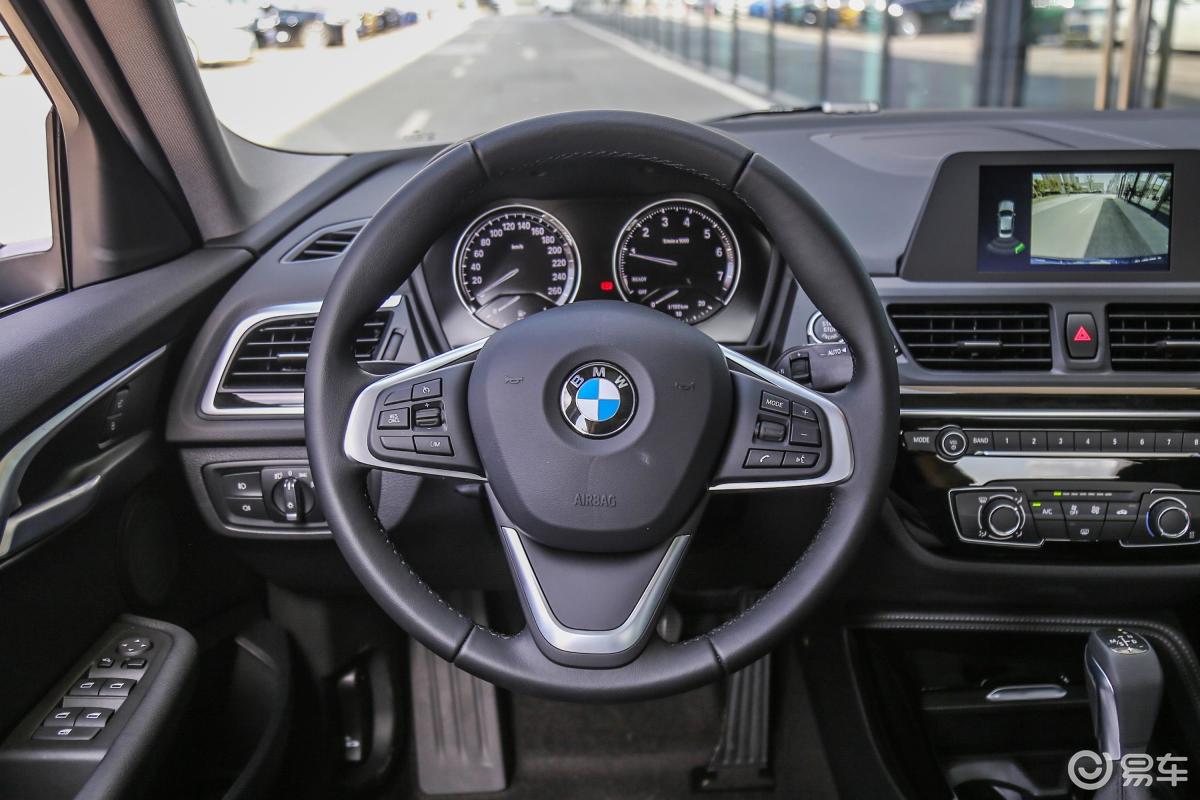 【宝马1系2018款118i 运动版方向盘汽车图片-汽车图片大全】-易车