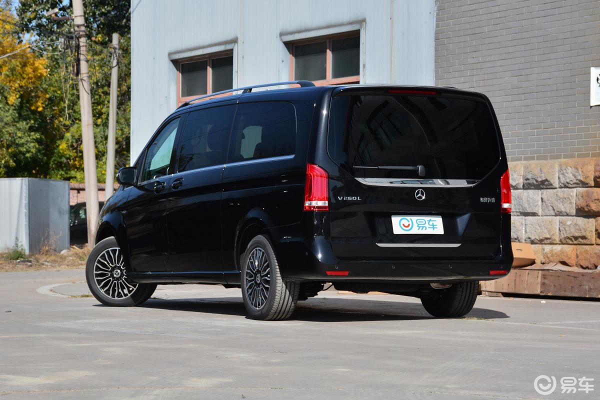 【奔驰v级2018款v 260 l 尊贵加长版侧前45度车头向左水平汽车图片