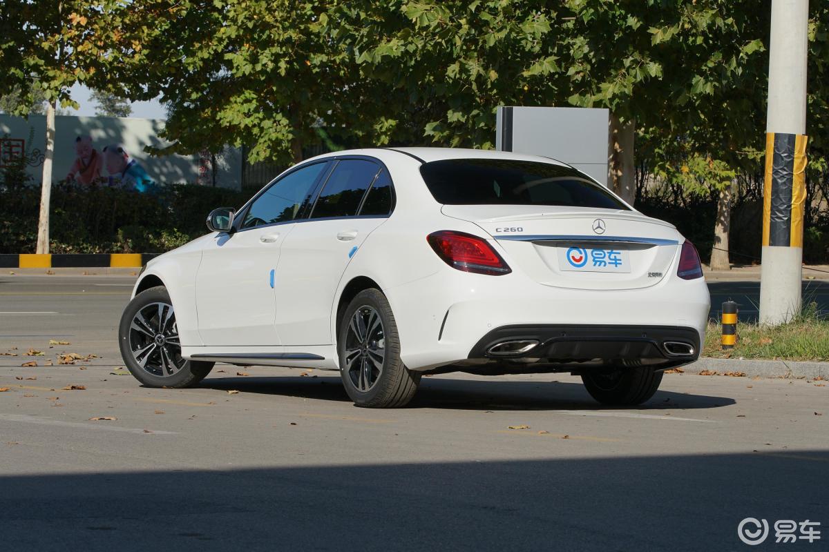 【奔驰c级2019款c 260 运动版侧后45度车头向左水平汽车图片-汽车图片