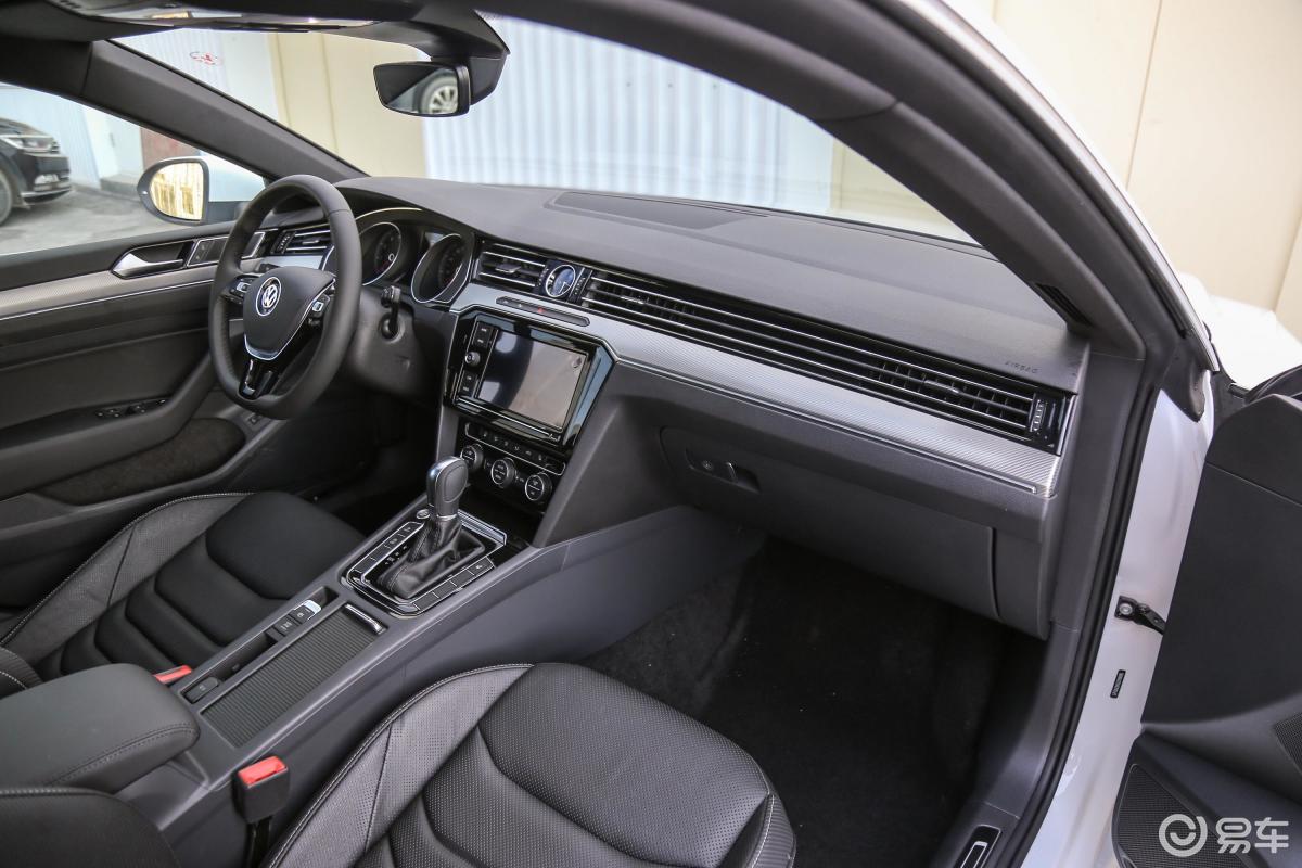 【一汽-大众cc2019款330tsi 双离合 魅颜版 国v内饰全景副驾驶员方向