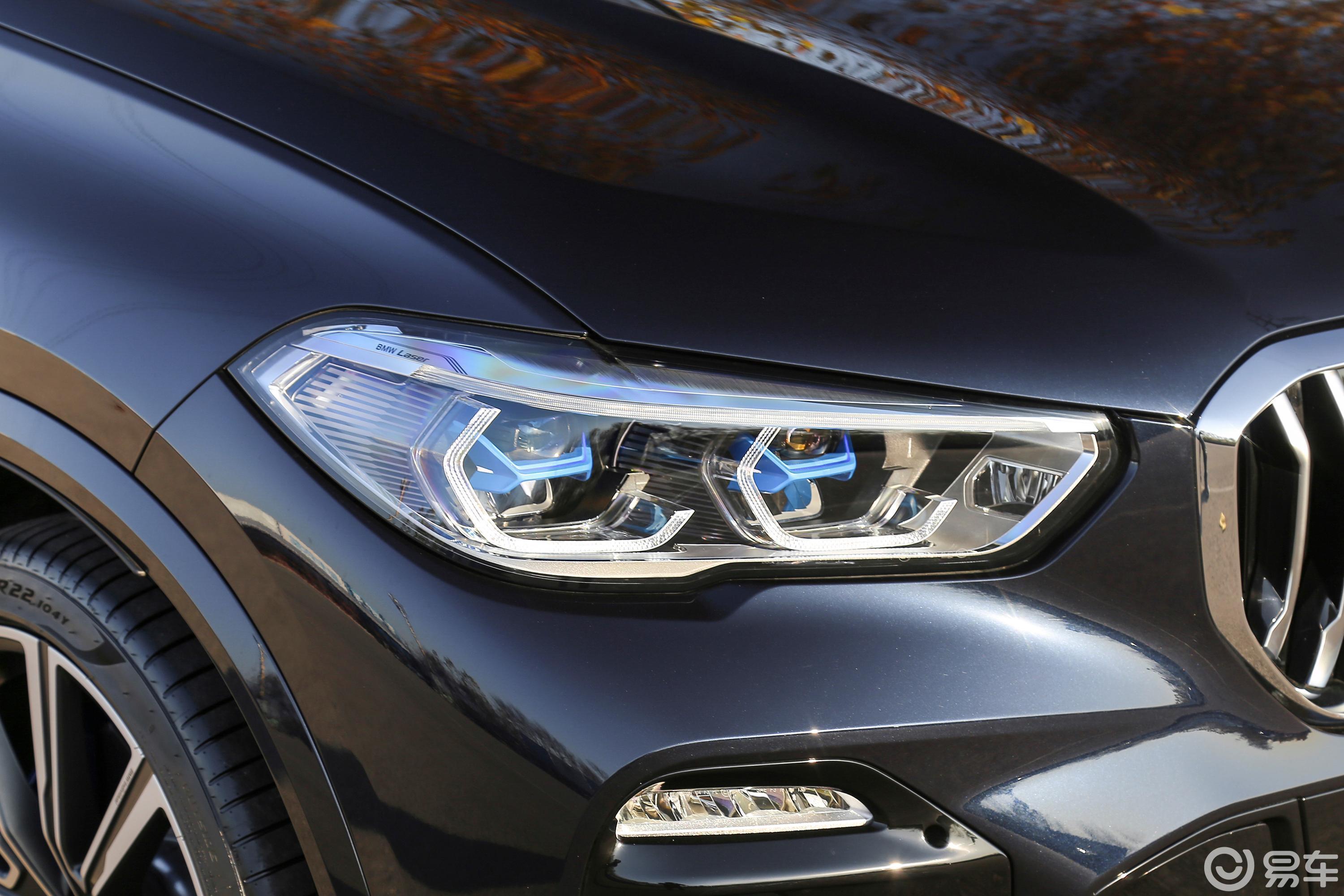 【宝马x52019款xdrive40i 尊享版 m运动套装大灯侧45度俯拍汽车图片