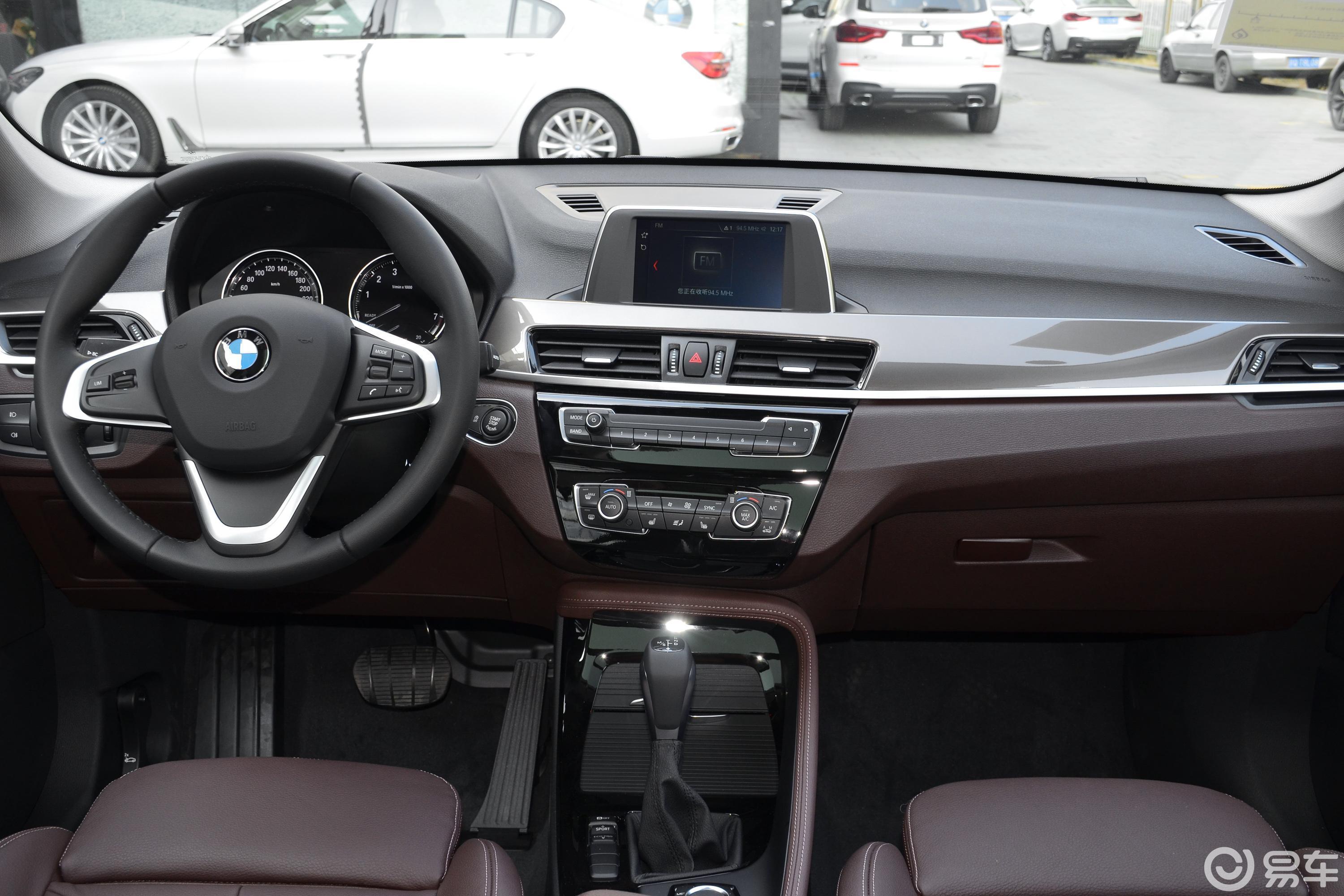 【宝马x12019款sdrive18li 尊享版中控台整体汽车图片-汽车图片大全】