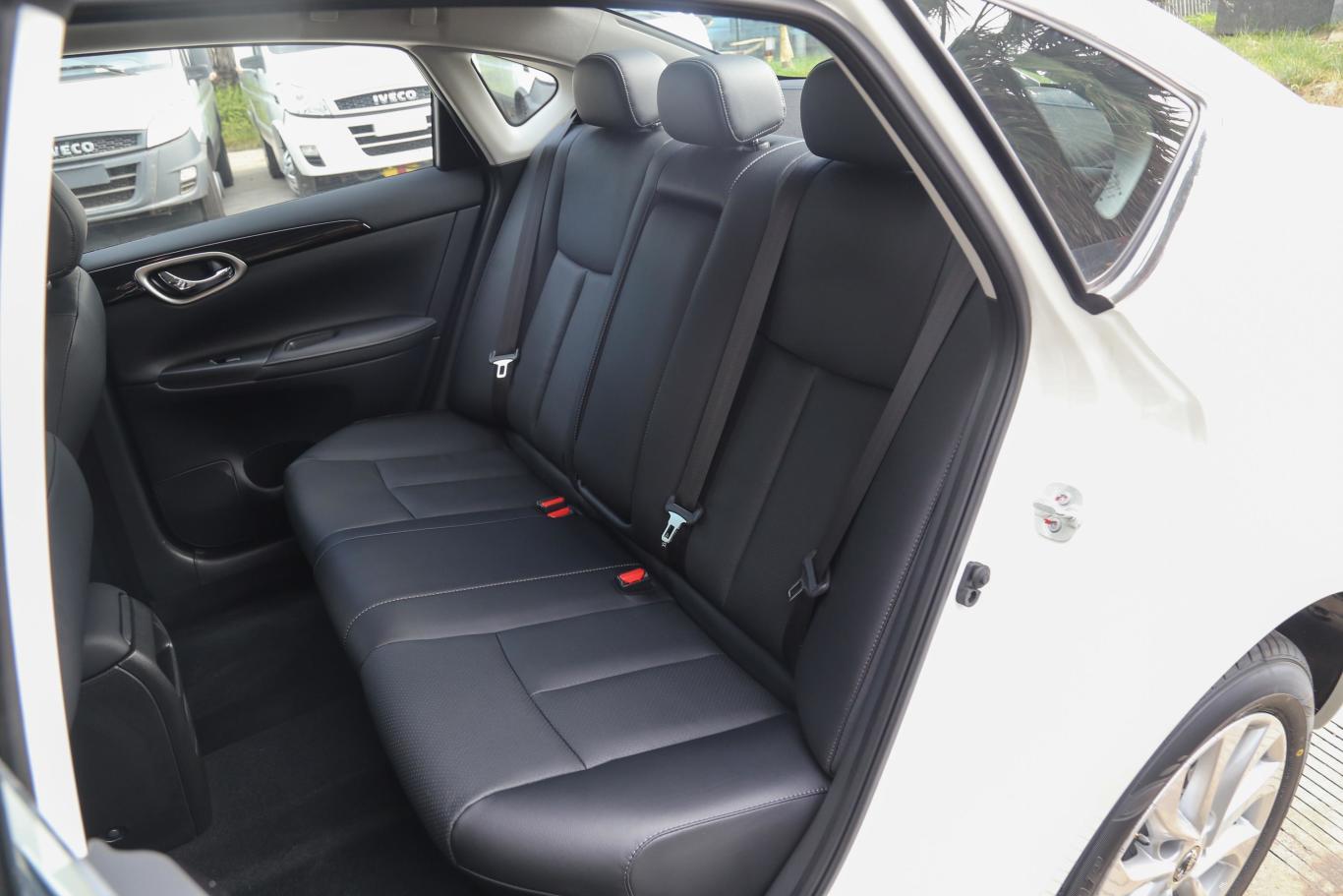 轩逸1.6xv cvt 智联尊享版 国v后排座椅