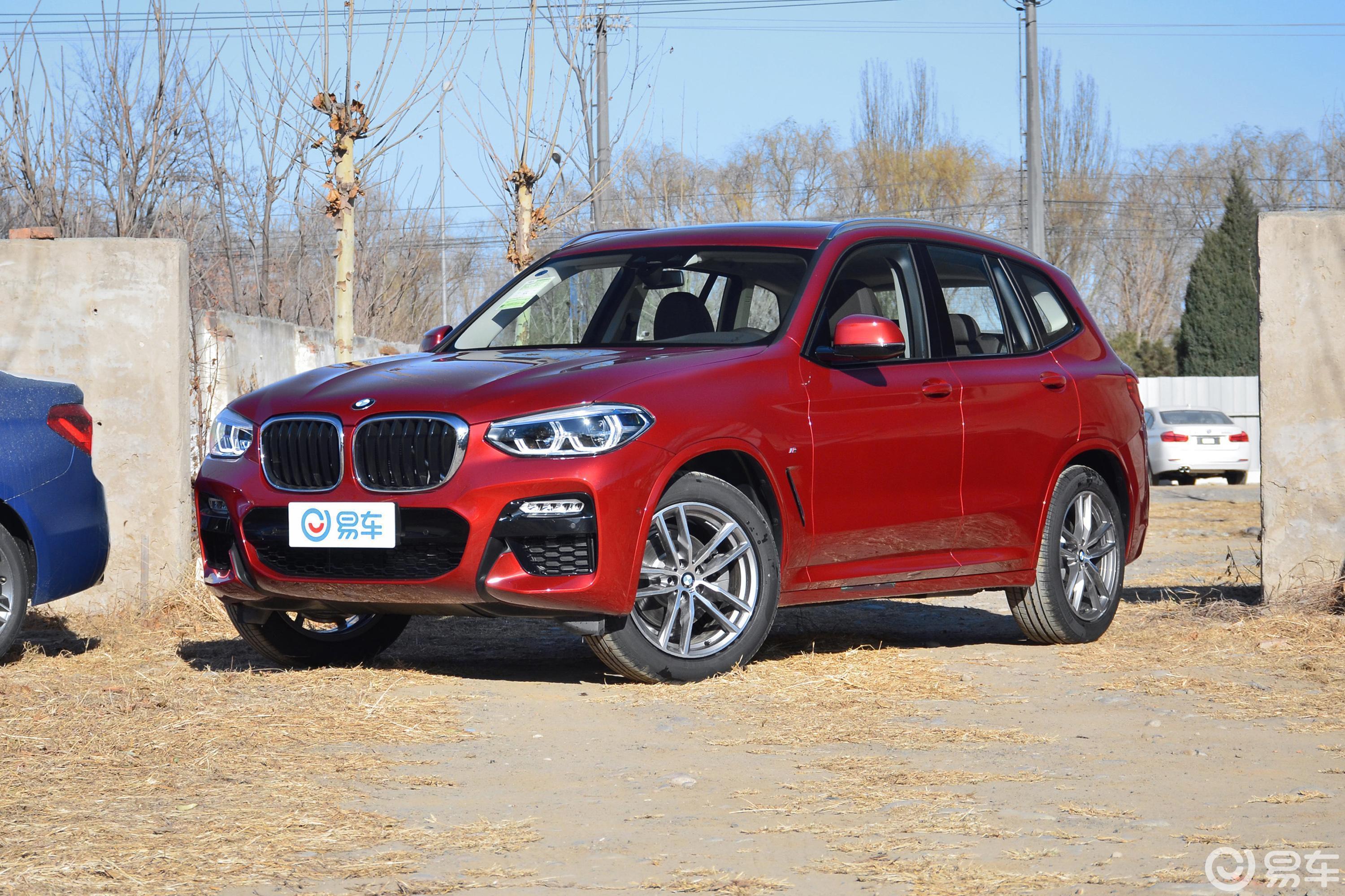 宝马x32018款xdrive 25i 豪华套装 国v侧前45度车头向右水平汽车