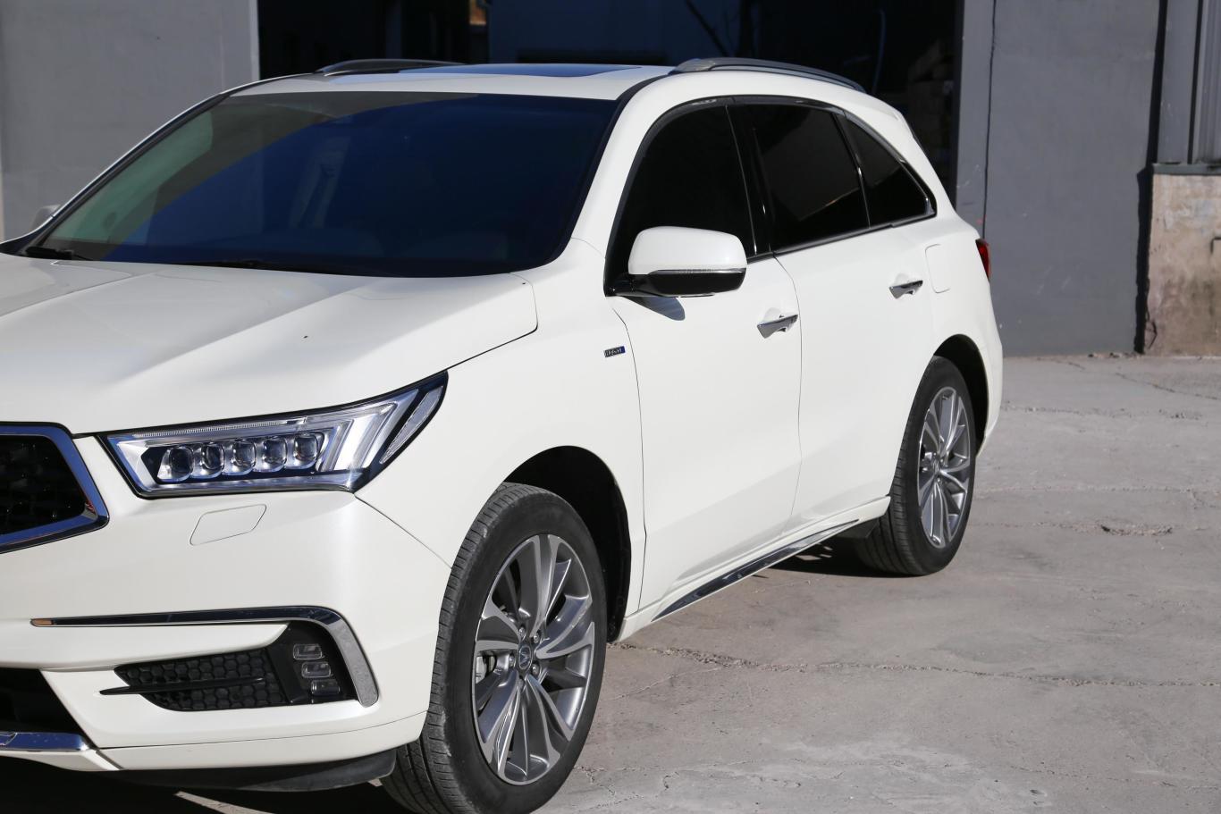 讴歌mdx3.0l 双离合 享驭版外观