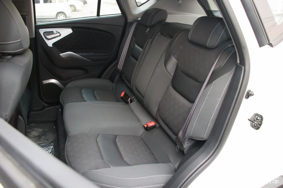 【海马s52019款160 手动 精英版后排座椅汽车图片-汽车图片大全】