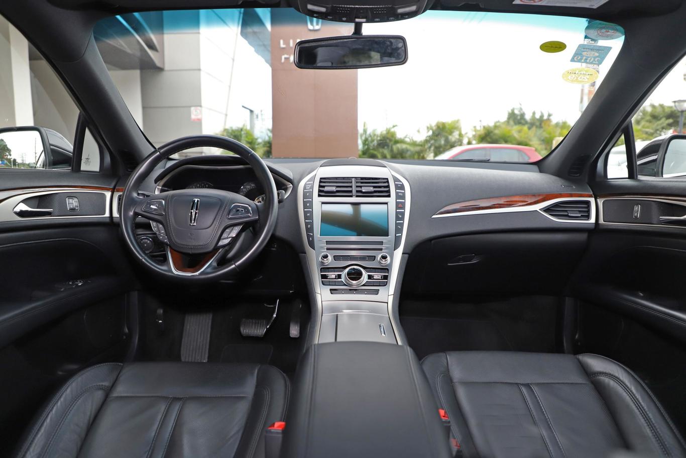 林肯mkz2.0t 尊雅版内饰全景正拍