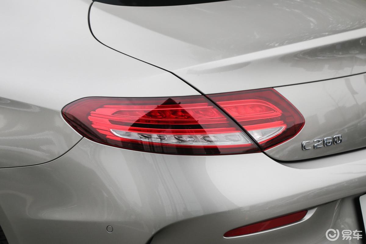【奔驰c级(进口)2019款c 260 轿跑车尾灯侧45度俯拍汽车图片-汽车图片