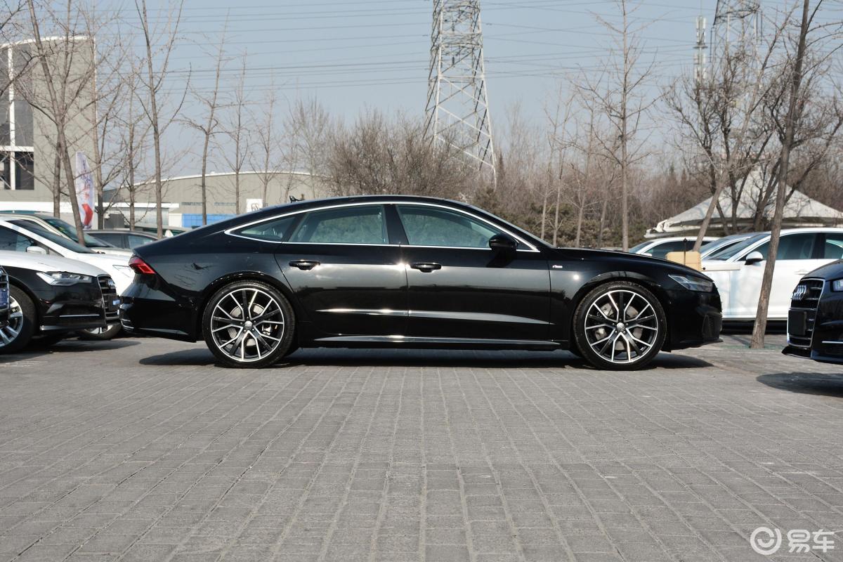 【奥迪a72019款55 tfsi quattro 动感版正侧车头向右水平汽车图片