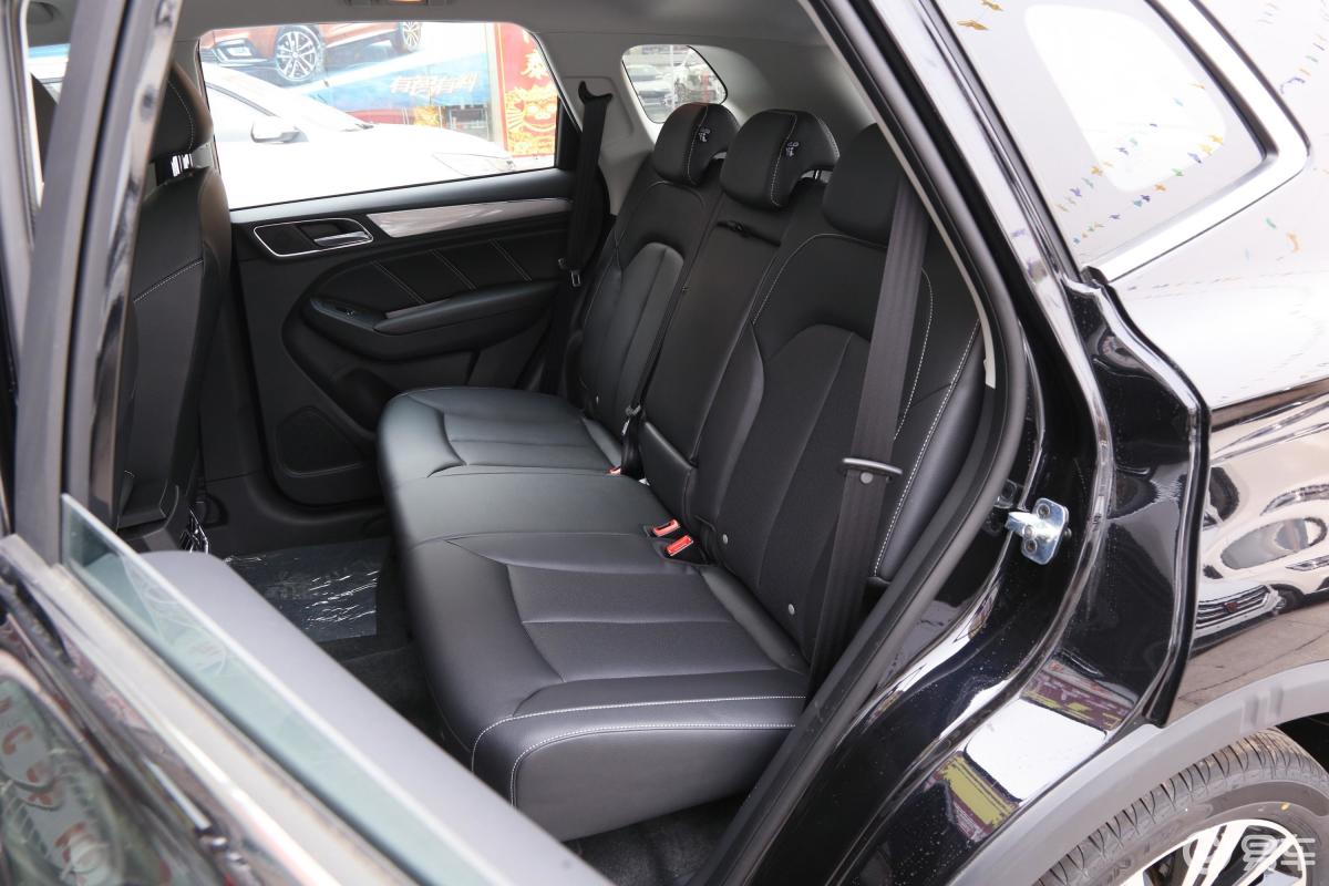 【荣威rx52019款20t 手动 两驱 4g互联铂金版后排座椅汽车图片-汽车