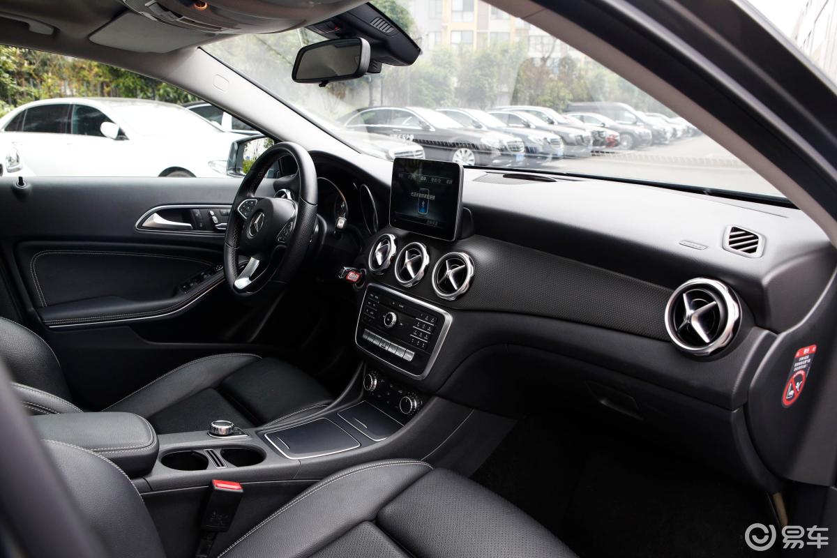 【奔驰gla2019款gla 200 时尚版内饰全景副驾驶员方向汽车图片-汽车