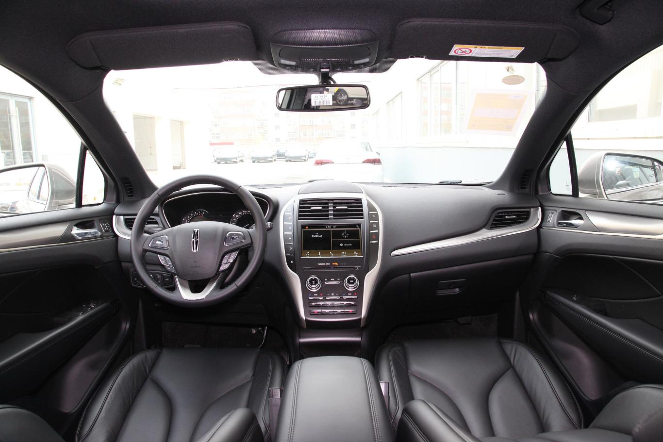 林肯mkc2.0t 手自一体 两驱 尊享版 国v内饰全景正拍