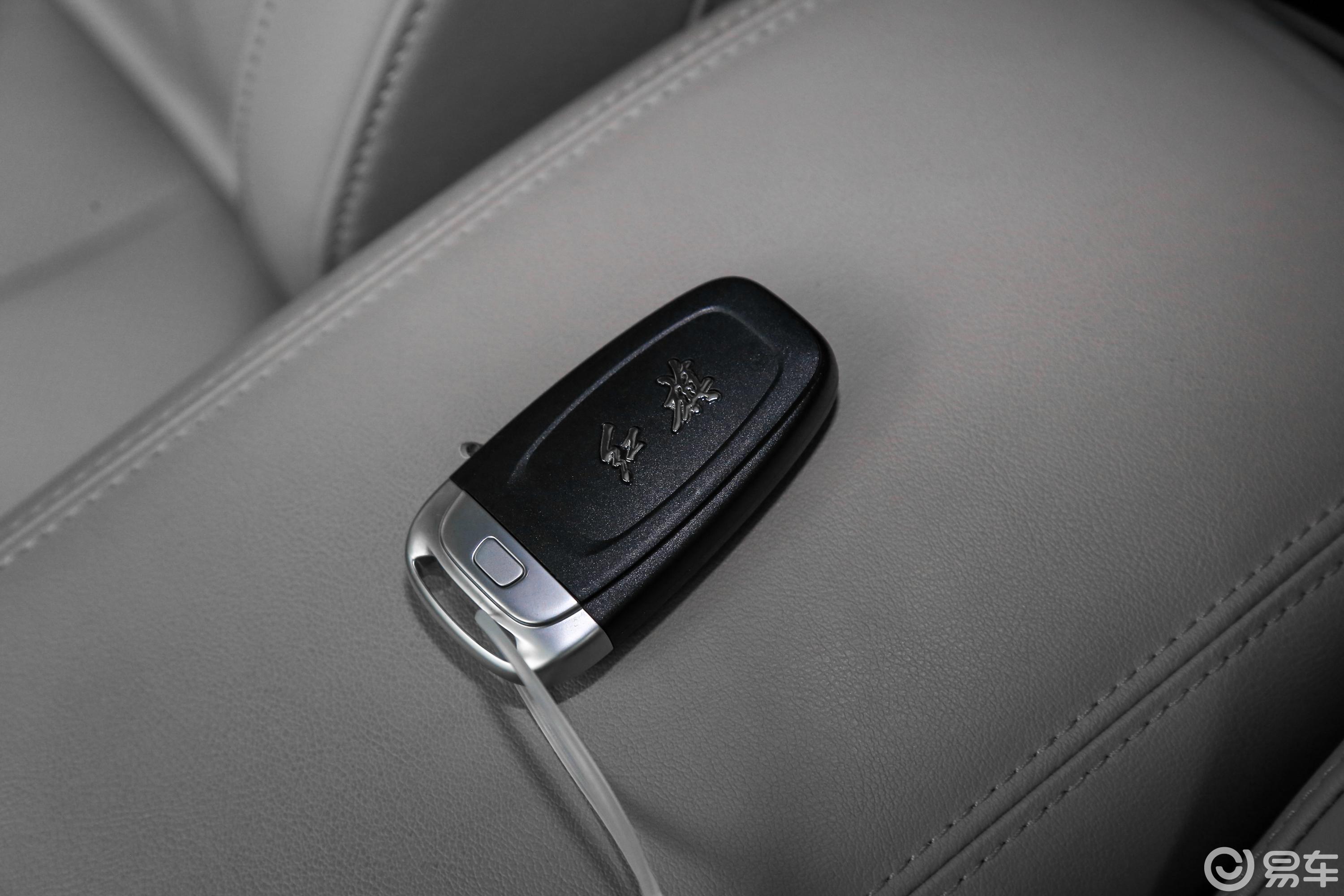 【红旗h52019款1.8t 智联御动版内饰汽车图片-汽车图片大全】-易车