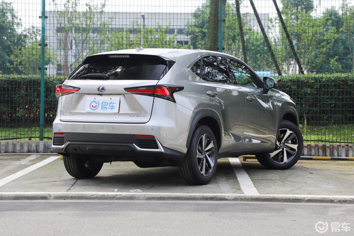 【雷克萨斯nx2018款300h 锋致版 国v侧后45度车头向右水平汽车图片