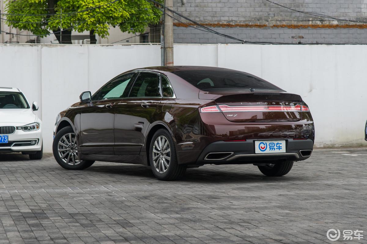 0t 尊享版 国v侧后45度车头向左水平汽车图片-汽车图片大全】-易车