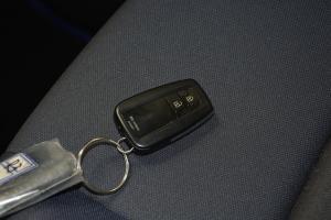 【丰田c-hr2.0l cvt 酷越领先版 国vi 图片-汽车图片大全】-易车