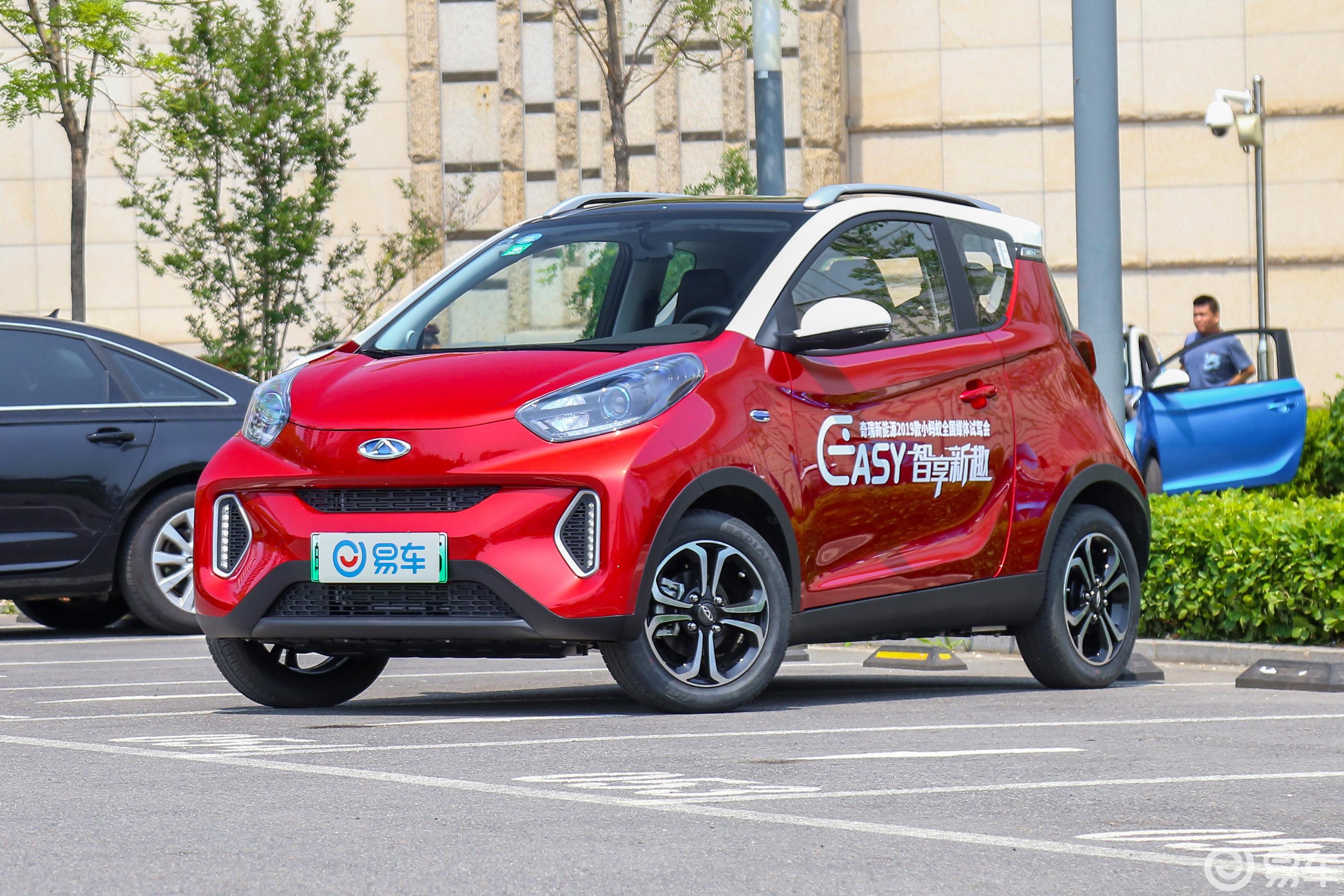 【奇瑞eq12019款小蚂蚁400 智炫版 35kwh 4座侧前45度车头向左水平