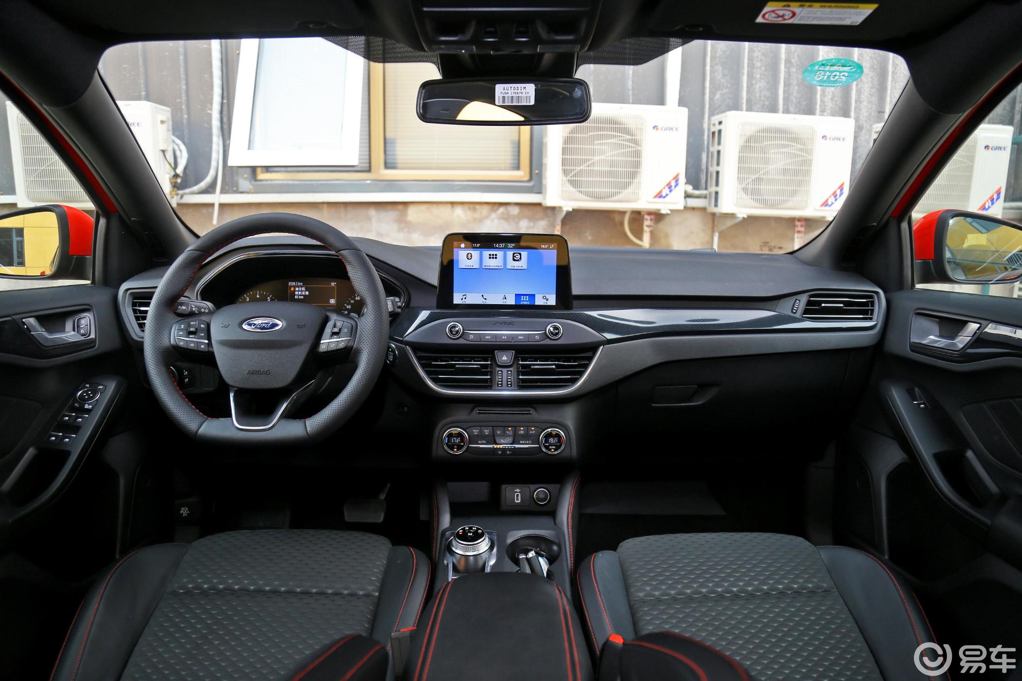 【福克斯2019款两厢 ecoboost180 手自一体 st line 国vi内饰全景正拍