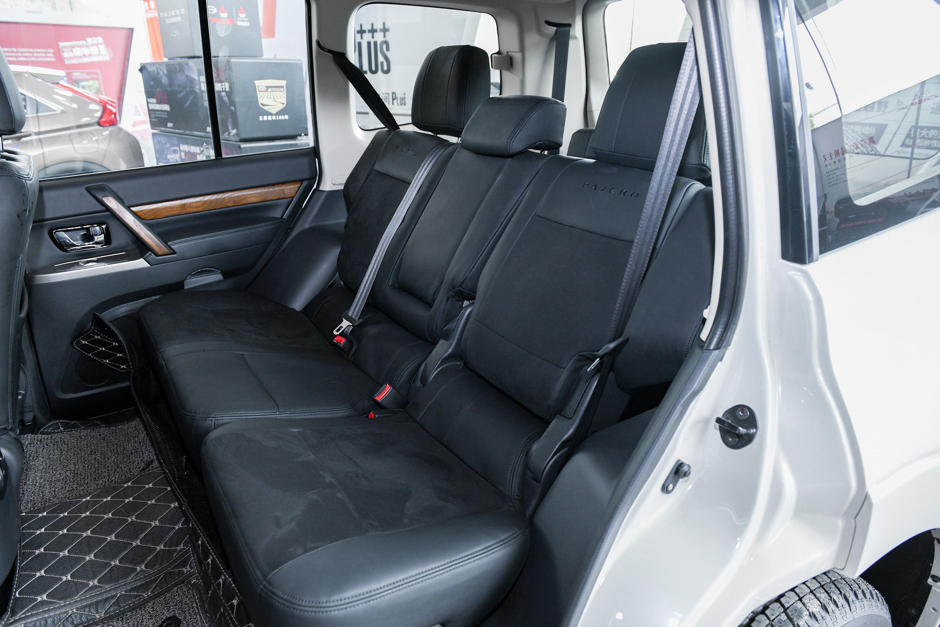 帕杰罗内饰-空间-发动机-易车