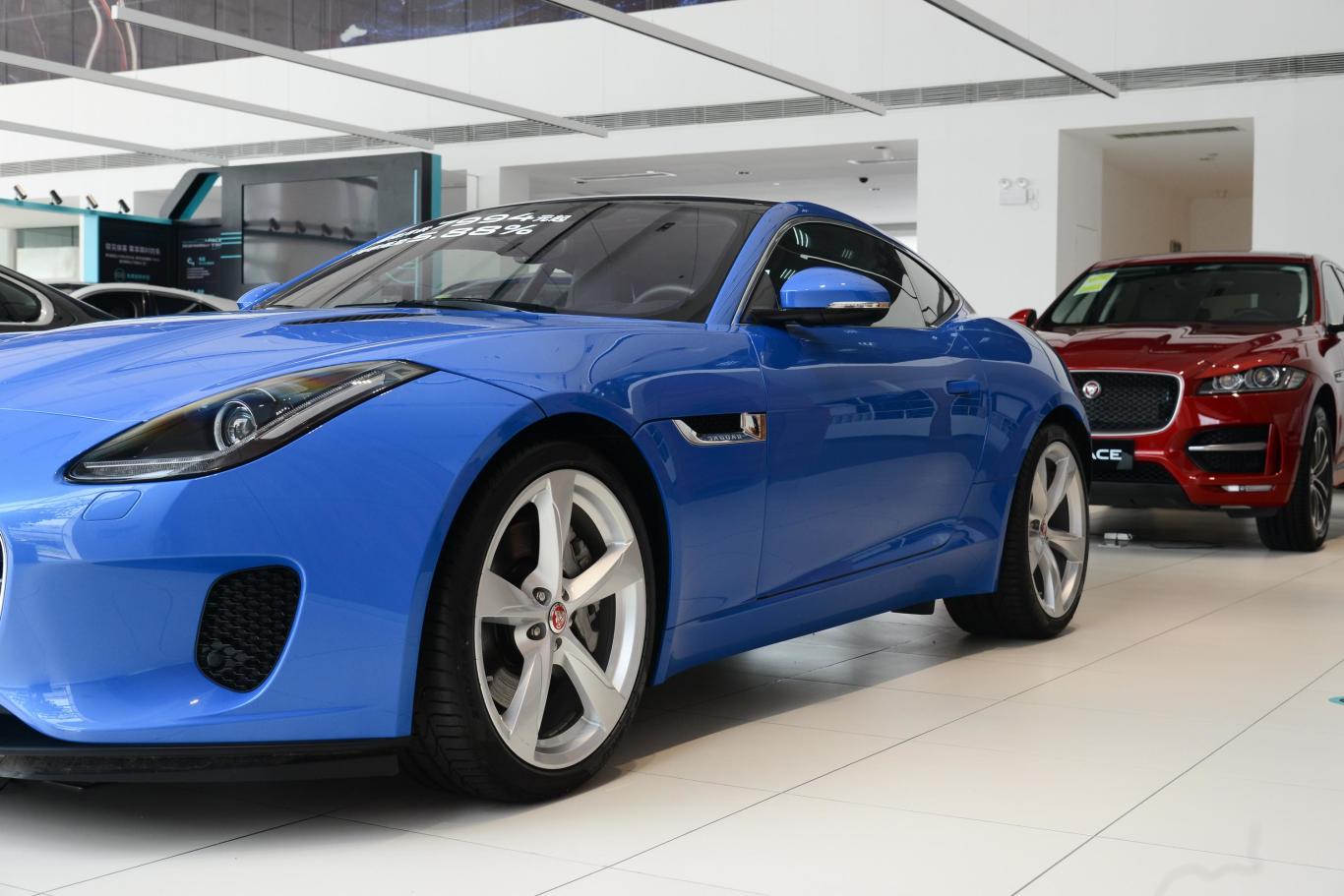 捷豹f-type3.0t 四驱 r-dynamic 硬顶版外观