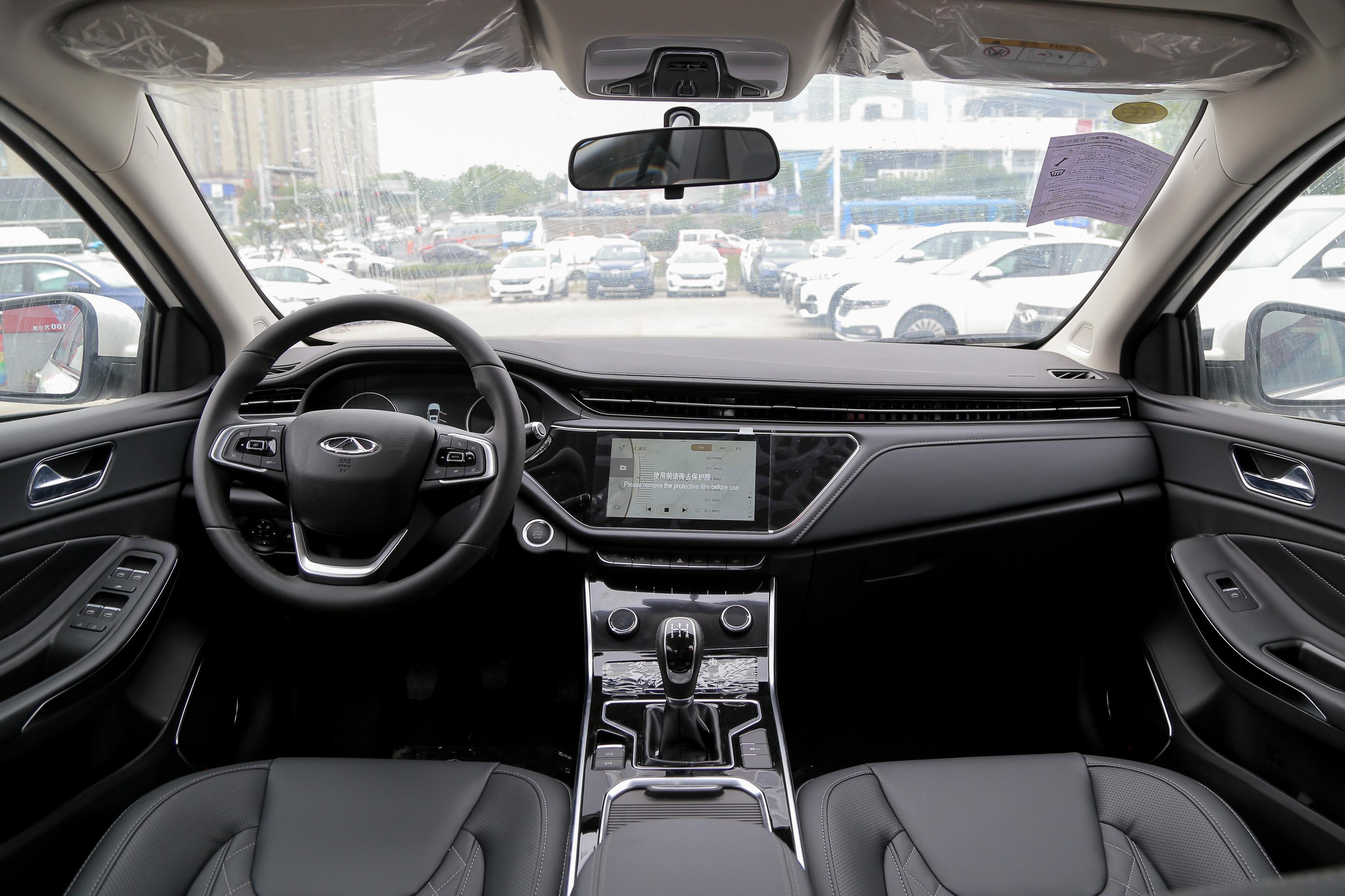 内饰方面,艾瑞泽gx冠军版延续了艾瑞泽gx的设计风格,但是在座椅,中控