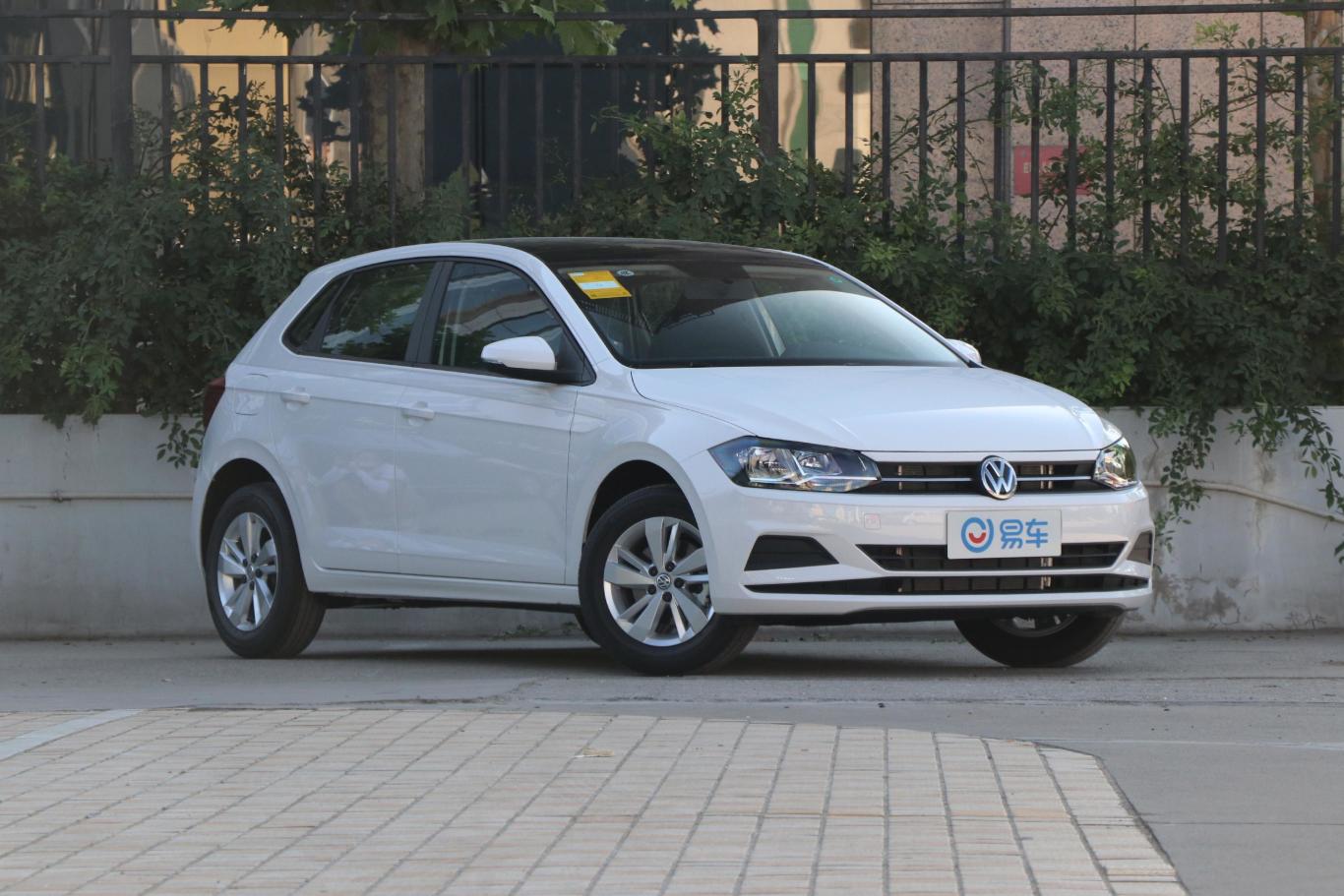 poloplus 1.5l 手动 全景乐享版侧前45度车头向右水平