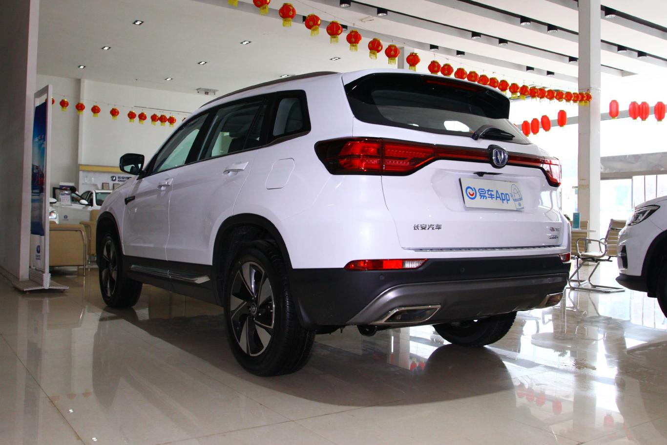 长安cs75280t 手自一体 两驱 精智型 国vi侧后45度车头向左水平