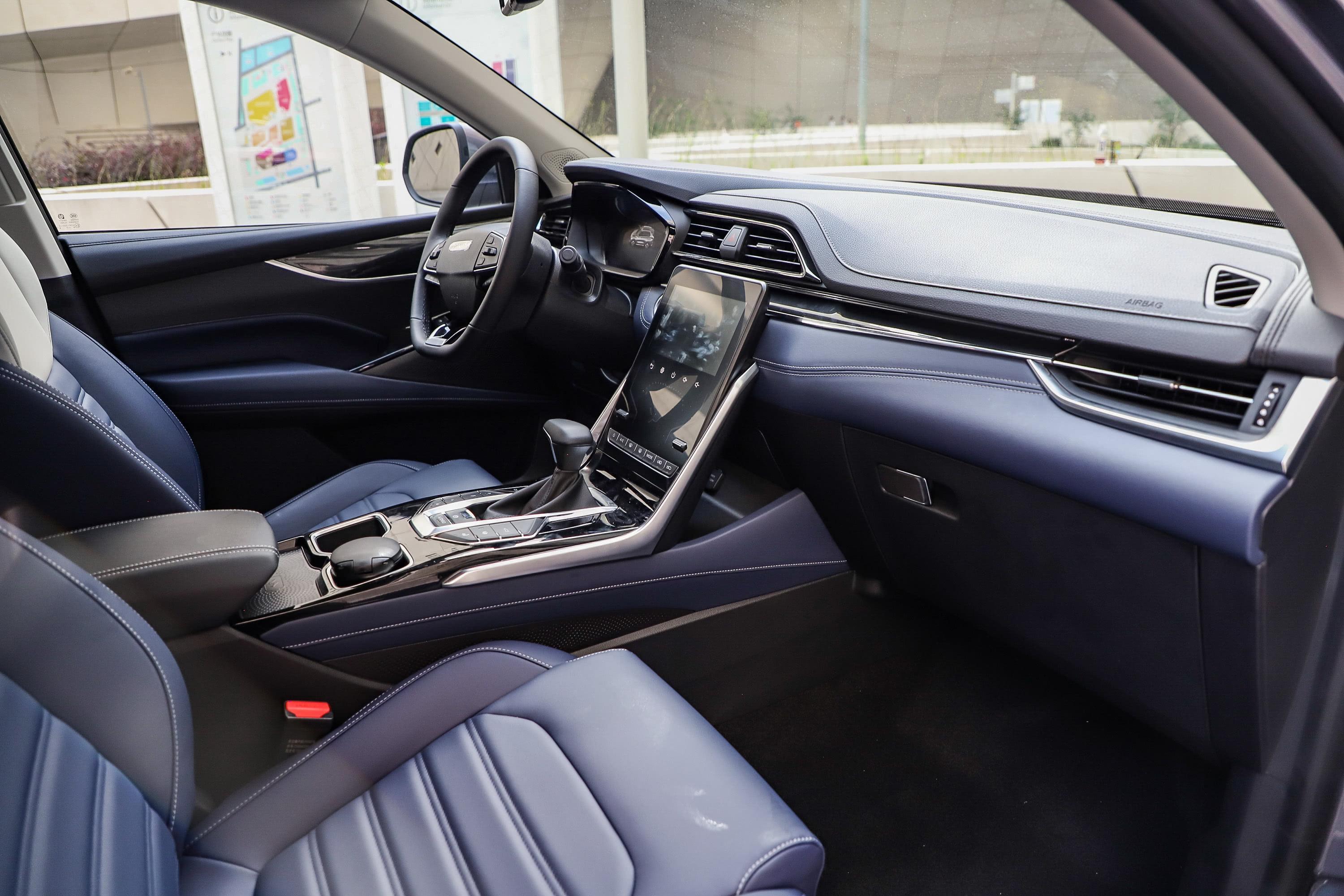 上汽大通maxusd60内饰轴距发动机