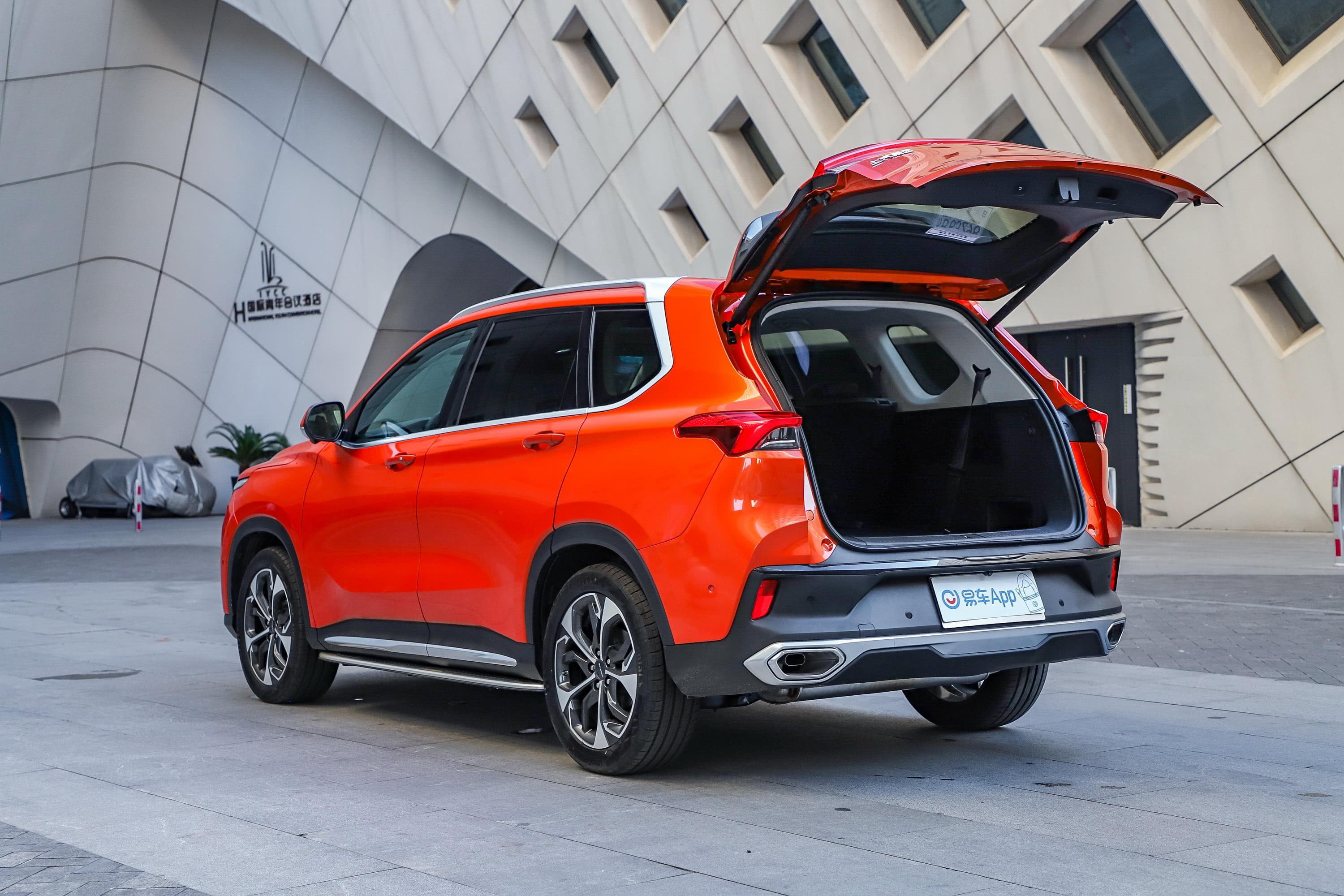 上汽大通maxusd60车尾座椅气囊