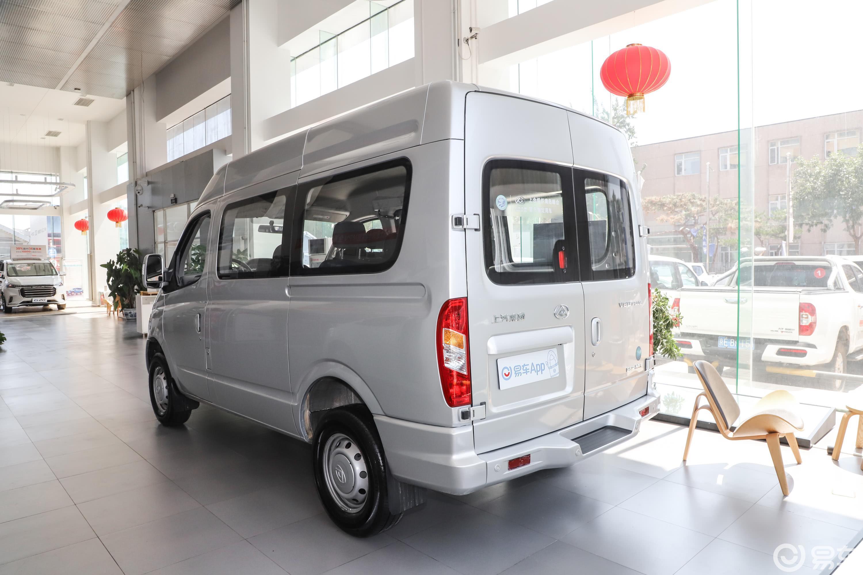plus van 2.0t amt 短轴中顶 6座
