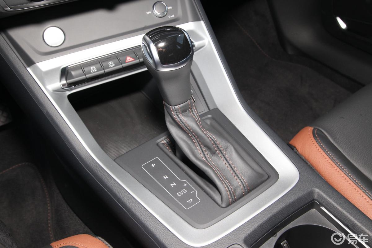 【奥迪q32019款40 tfsi 时尚致雅版换挡杆汽车图片-汽车图片大全】