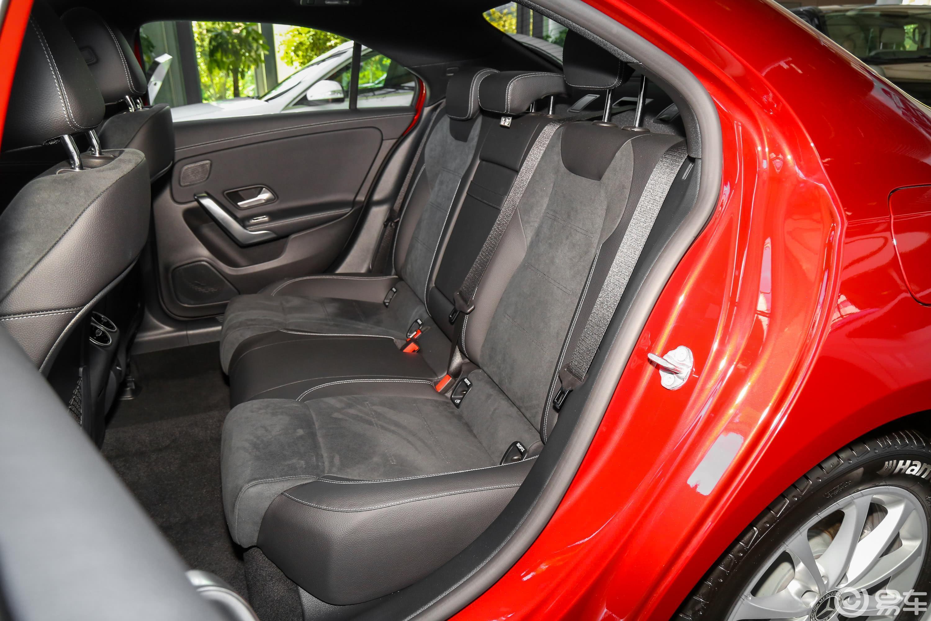 【奔驰a级2019款改款 a 200 l 运动轿车后排座椅汽车图片-汽车图片