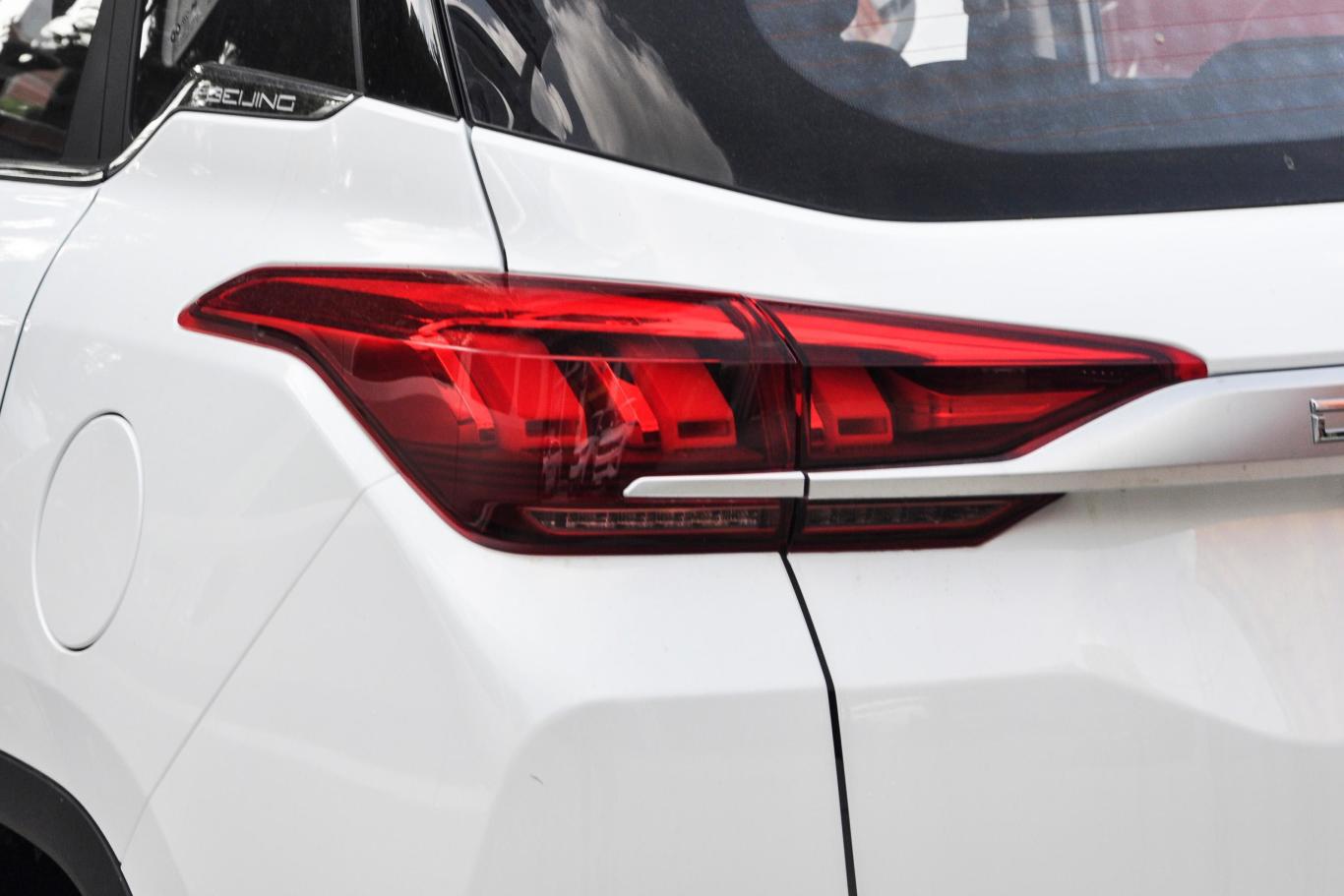 车长超5米轴距3米贯穿式尾灯小鸭尾这车颜值又提高了！