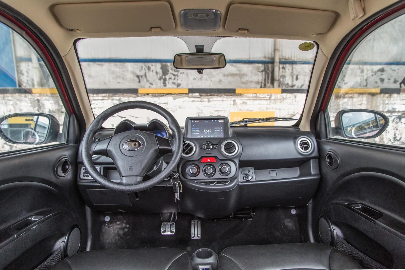 知豆d2乐享版内饰全景正拍