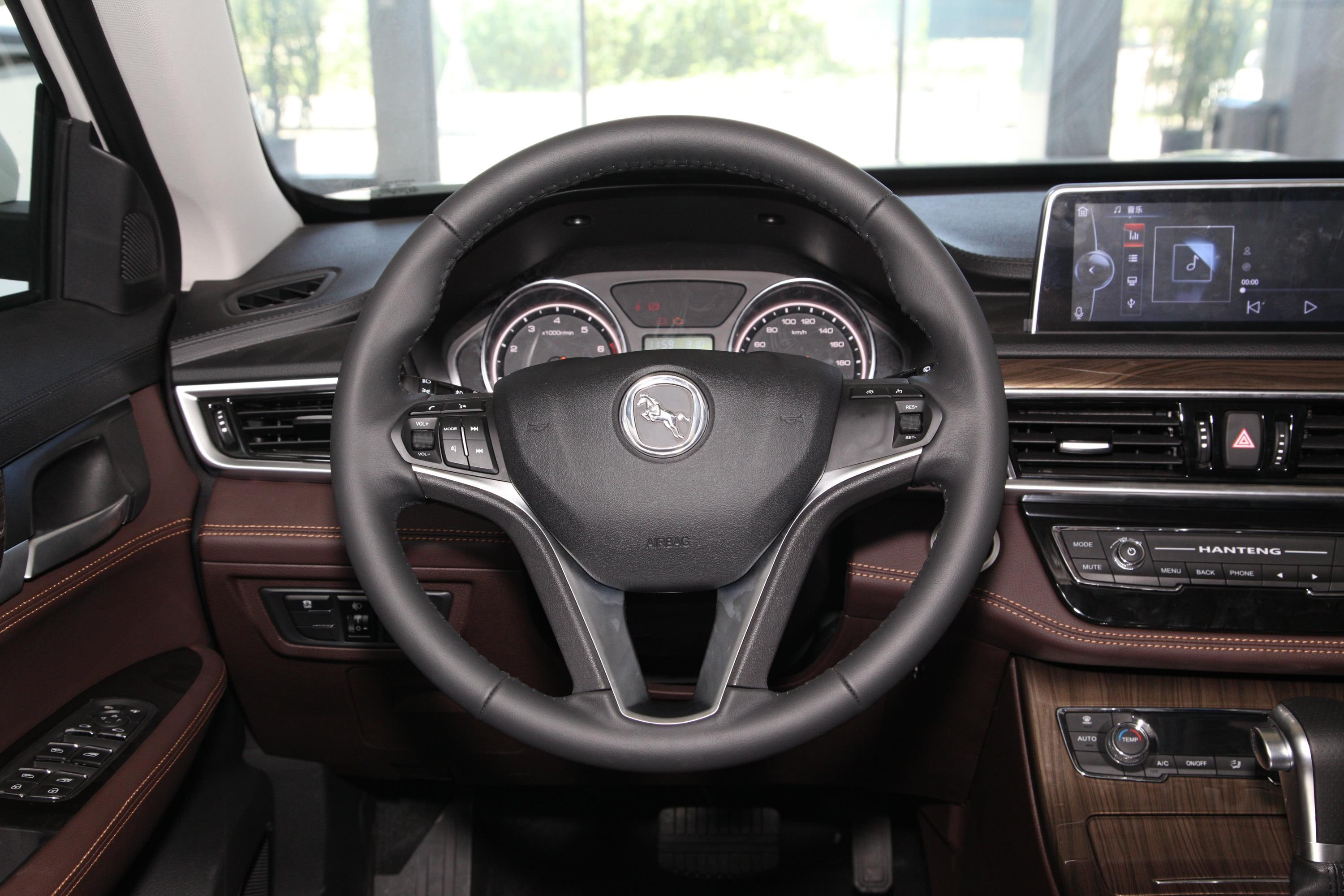 汉腾x5车尾方向盘气囊