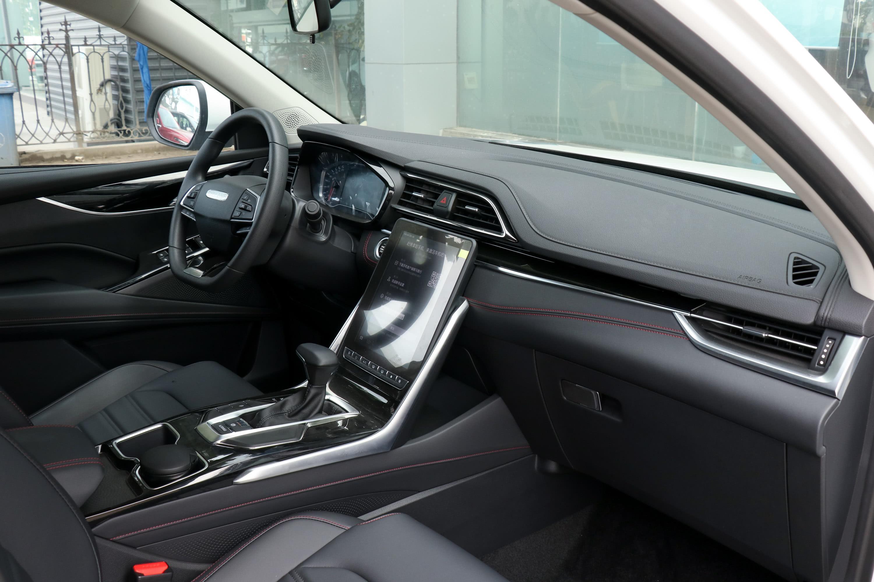 上汽大通maxusd60内饰后排发动机