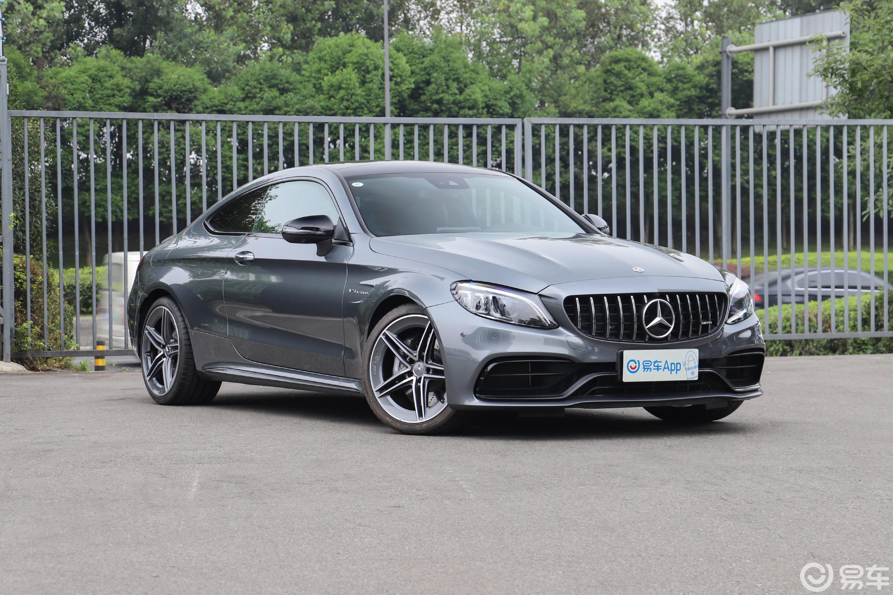 【奔驰c级 amg2019款c 63 轿跑车侧前45度车头向右水平汽车图片-汽车