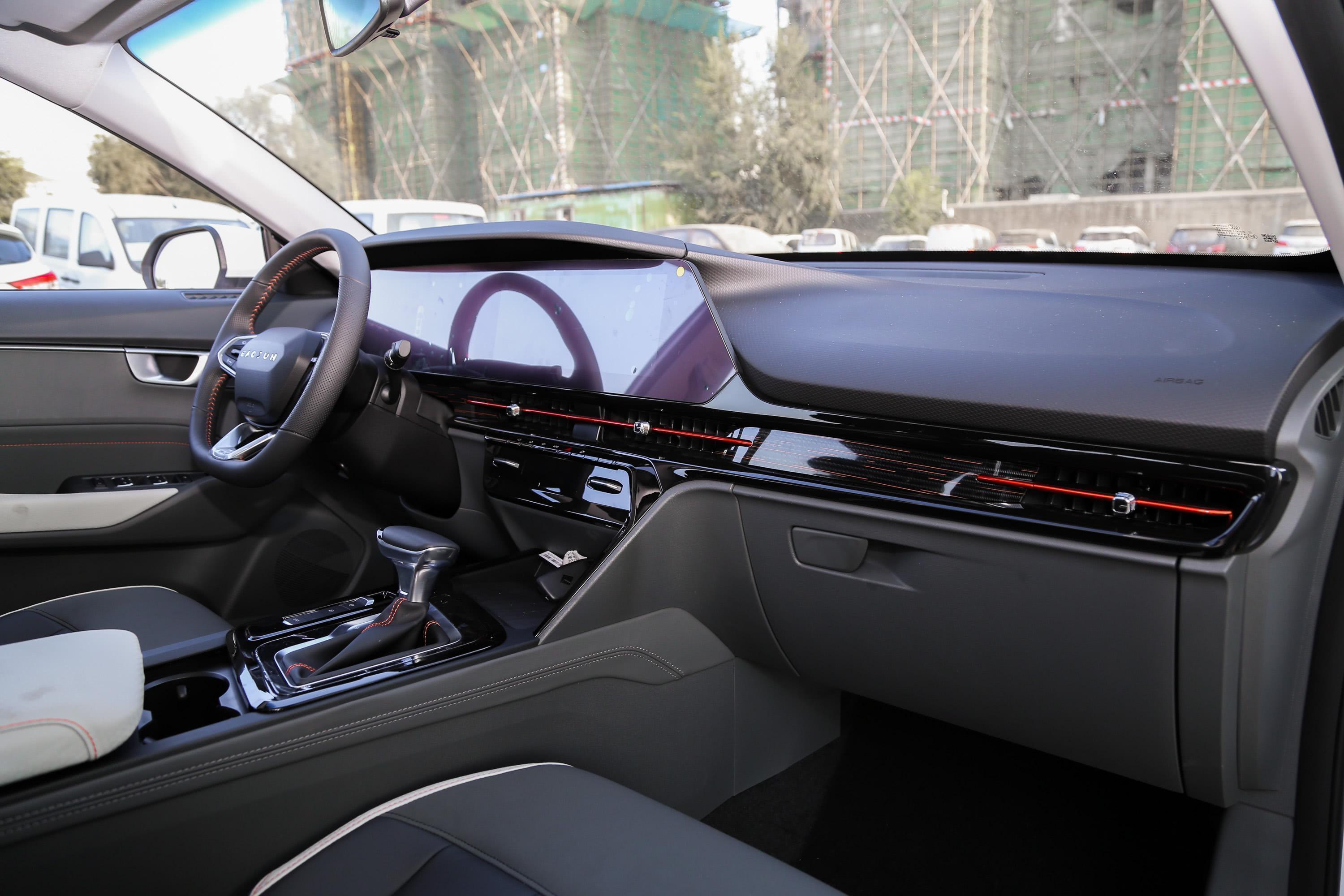 宝骏rc-6内饰-后排-驻车-易车