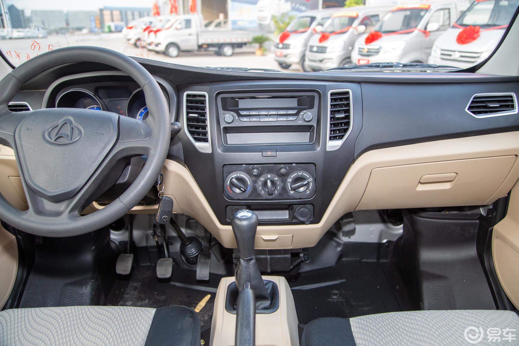 【新豹t32018款栏板 1.