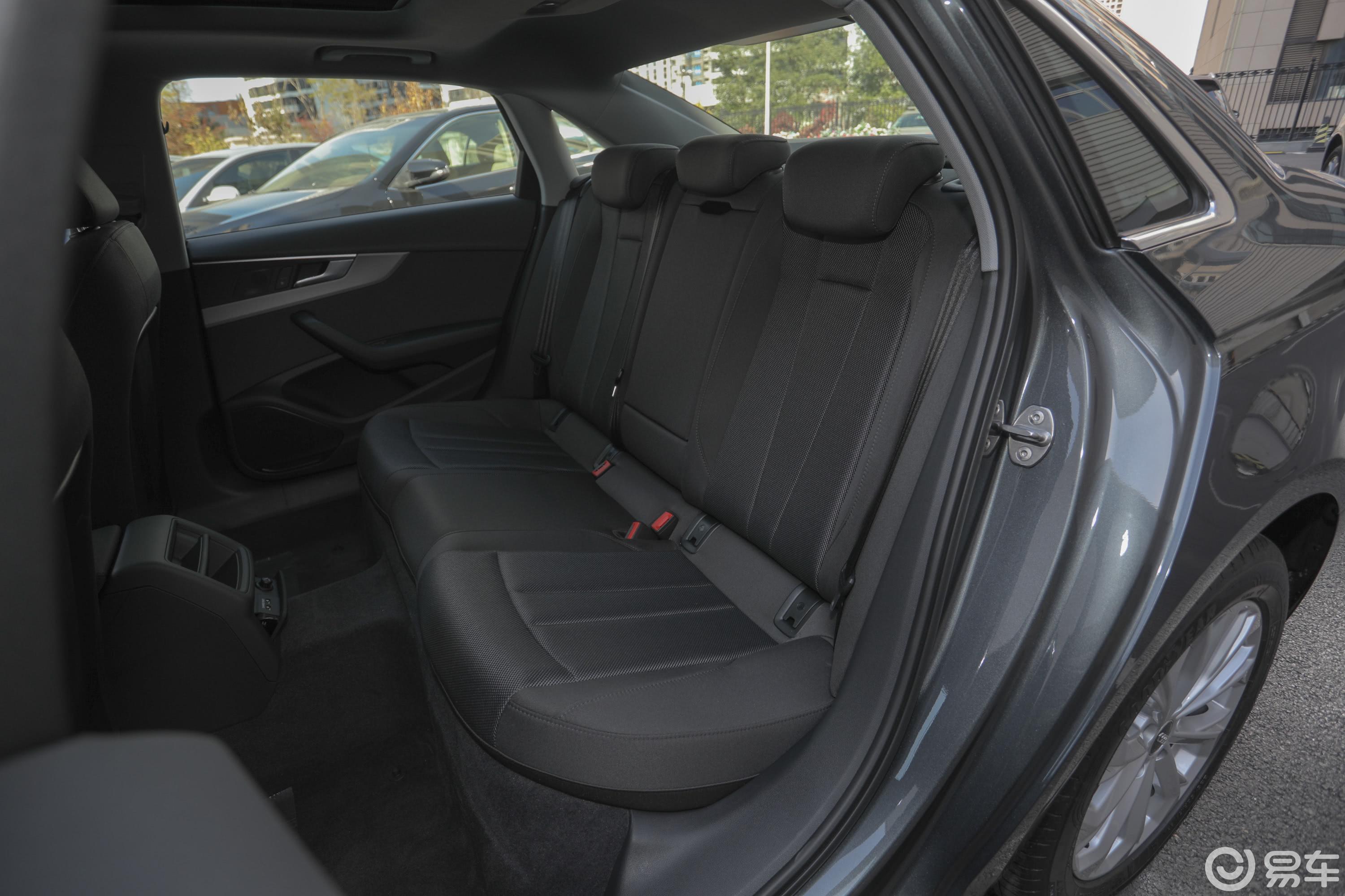 【奥迪a4l2019款40 tfsi 进取版 国v后排座椅汽车图片-汽车图片大全】