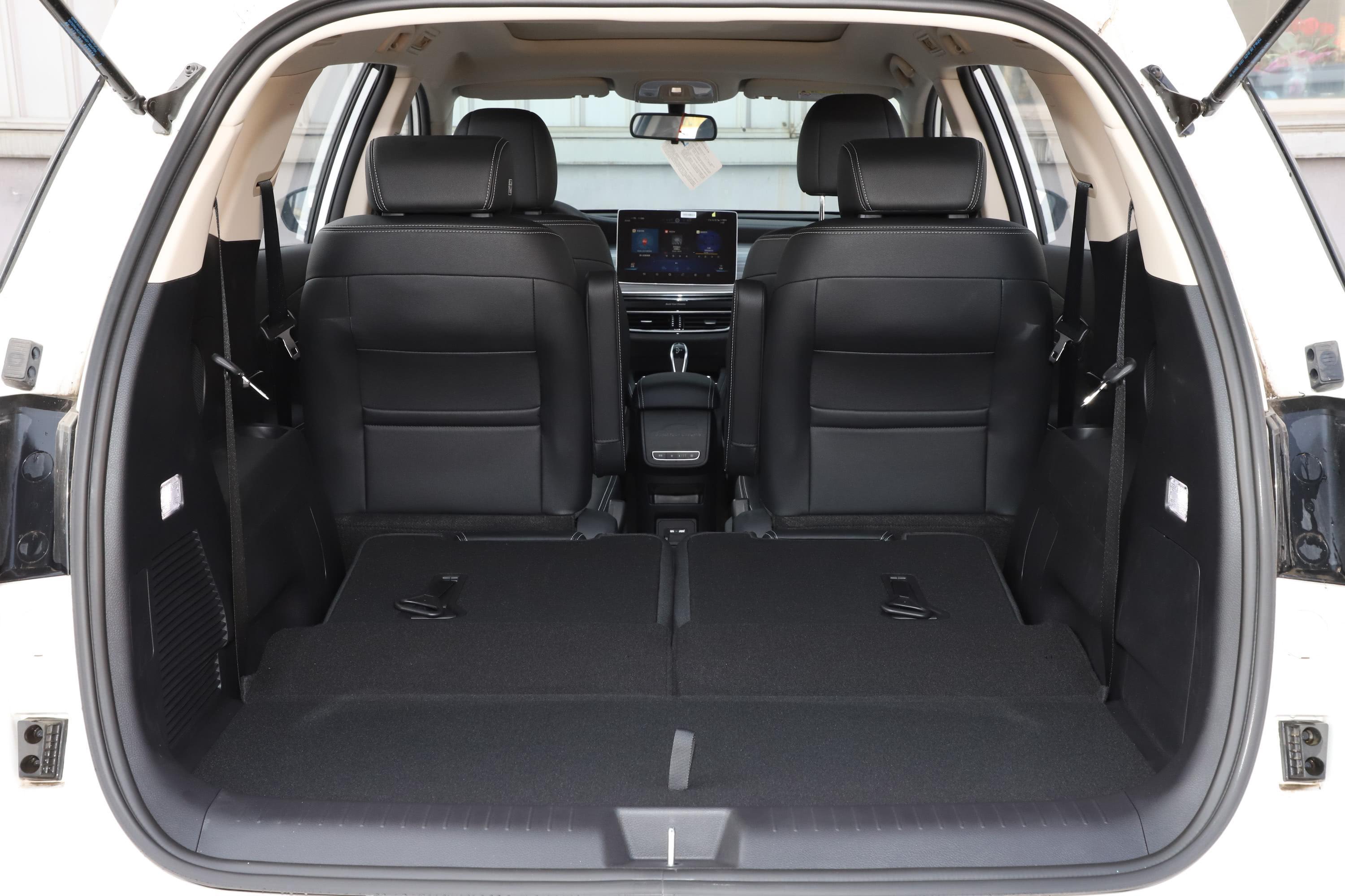 宋max新能源车身座椅气囊