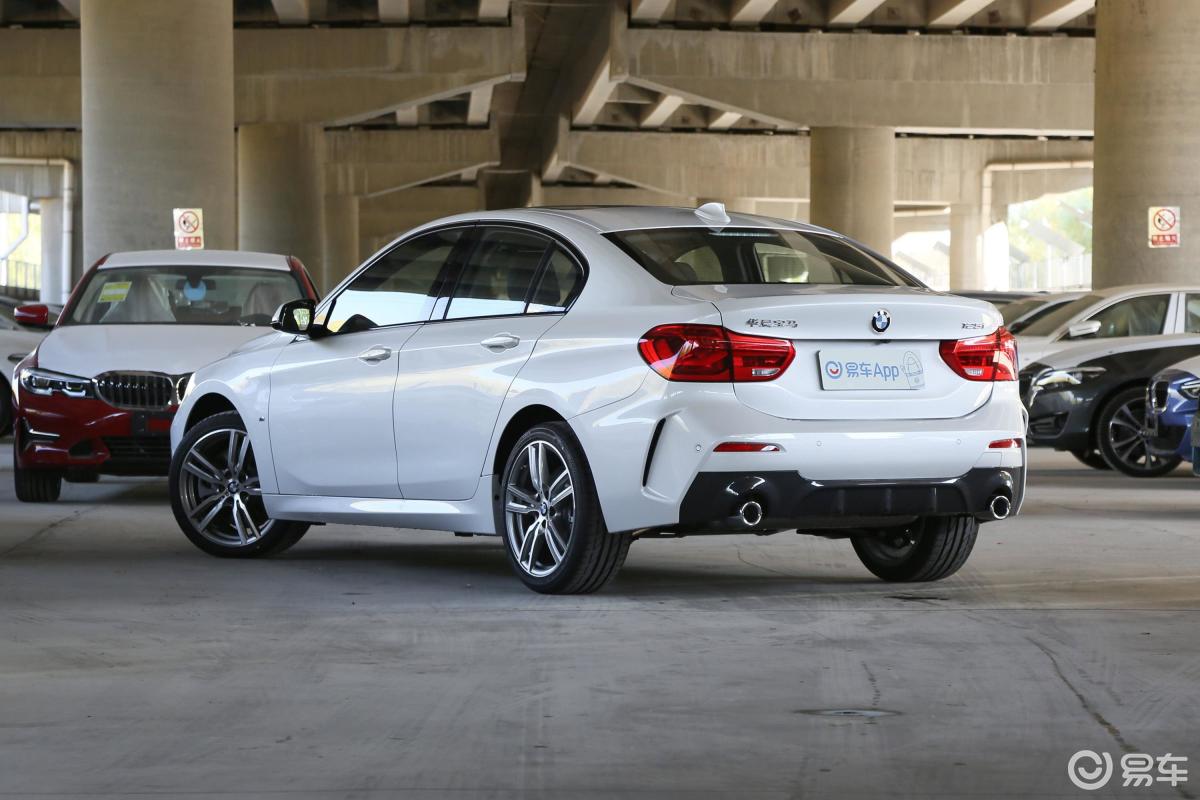 【宝马1系2020款125i m运动套装侧后45度车头向左水平汽车图片-汽车