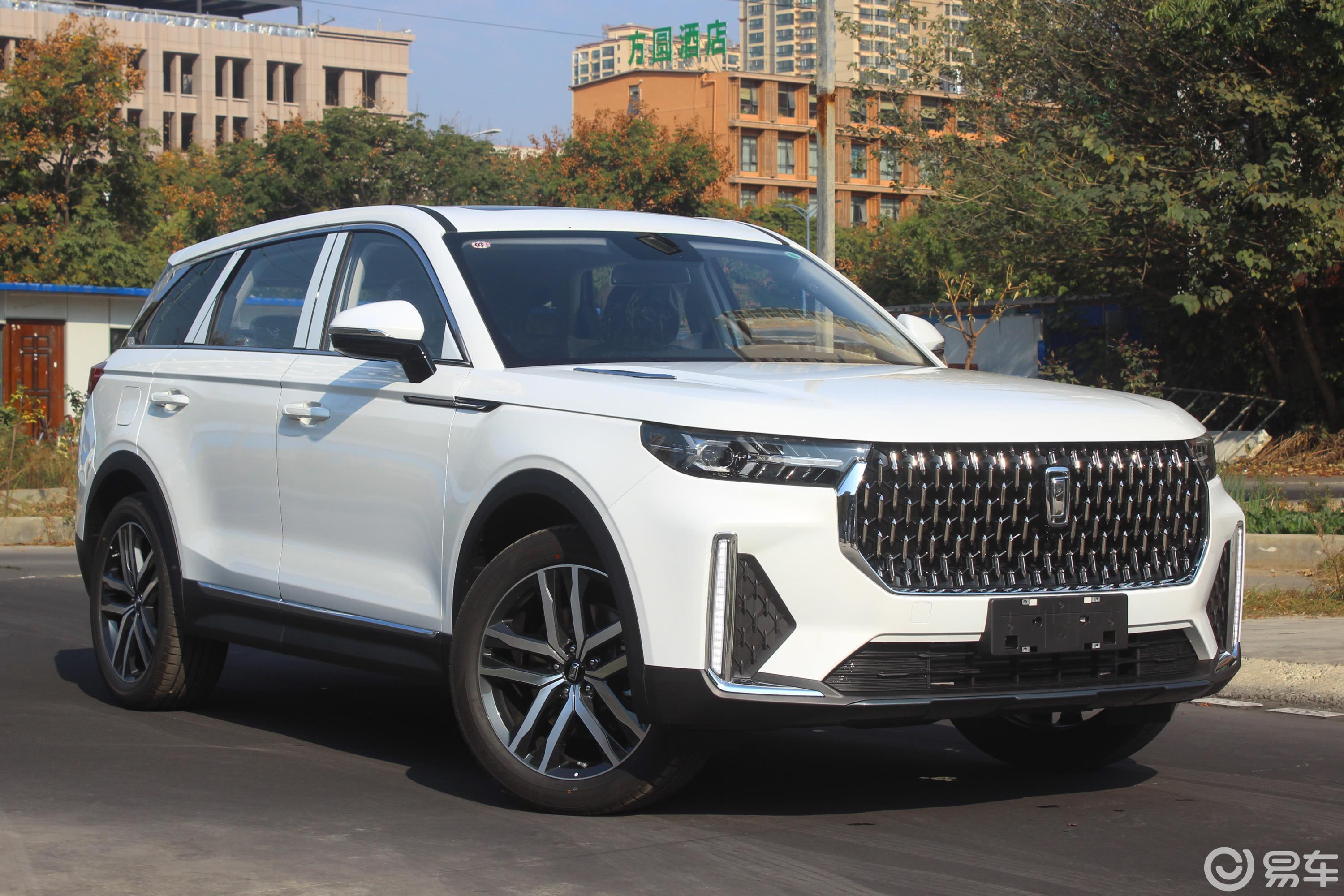 【奔腾t992019款20td 手自一体 豪华型侧前45度车头向右水平汽车图片