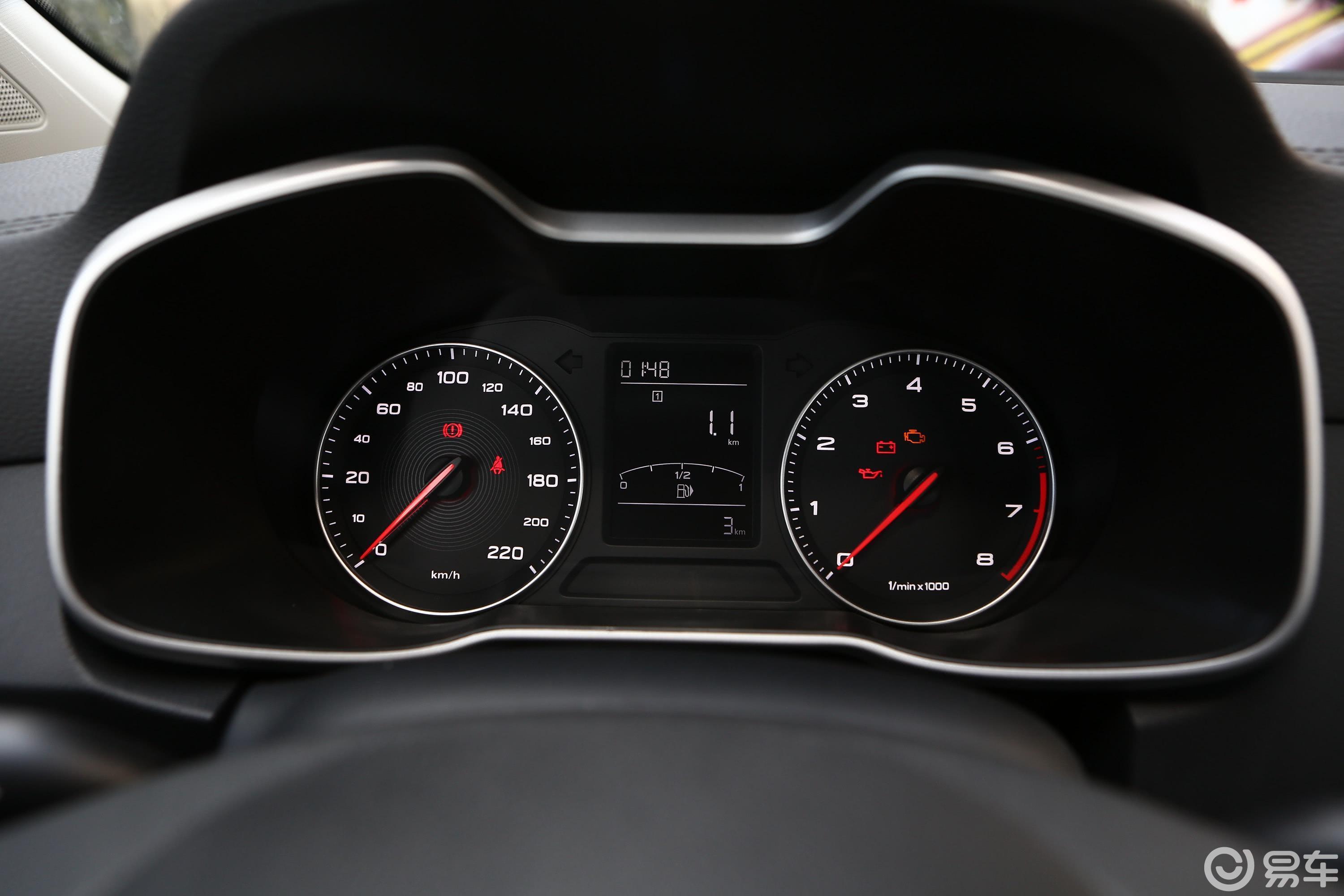 5l 手动 65寸巨幕天窗版仪表盘汽车图片-汽车图片大全】-易车