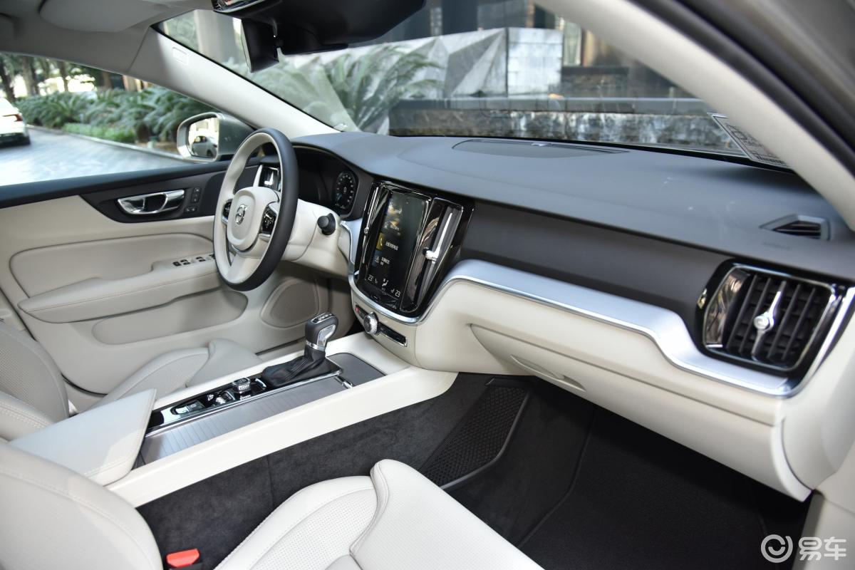 【沃尔沃s602020款t4 智远豪华版内饰全景副驾驶员方向汽车图片-汽车