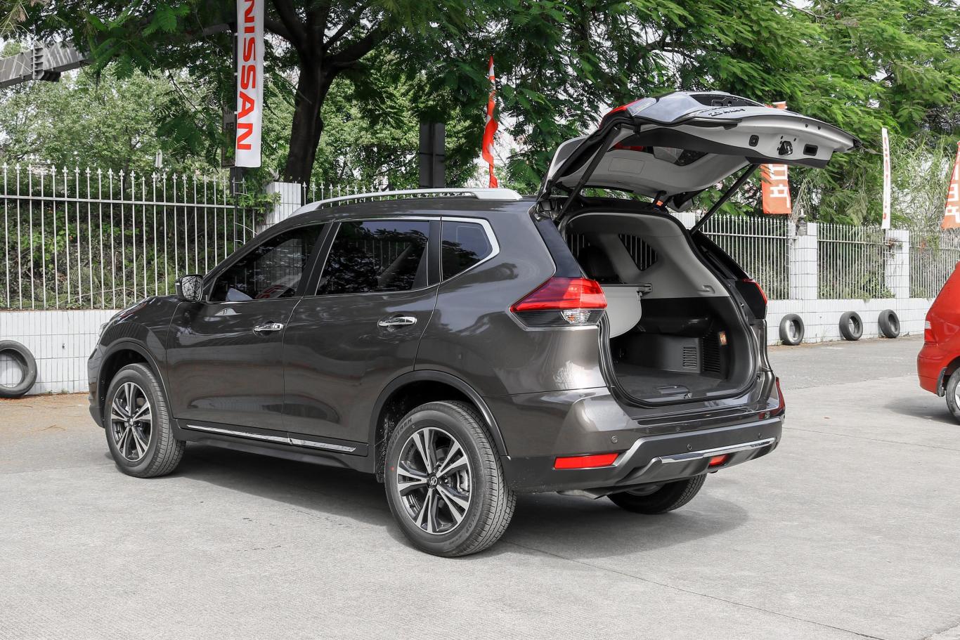 奇骏2.5l cvt 四驱 豪华领航版 5座空间