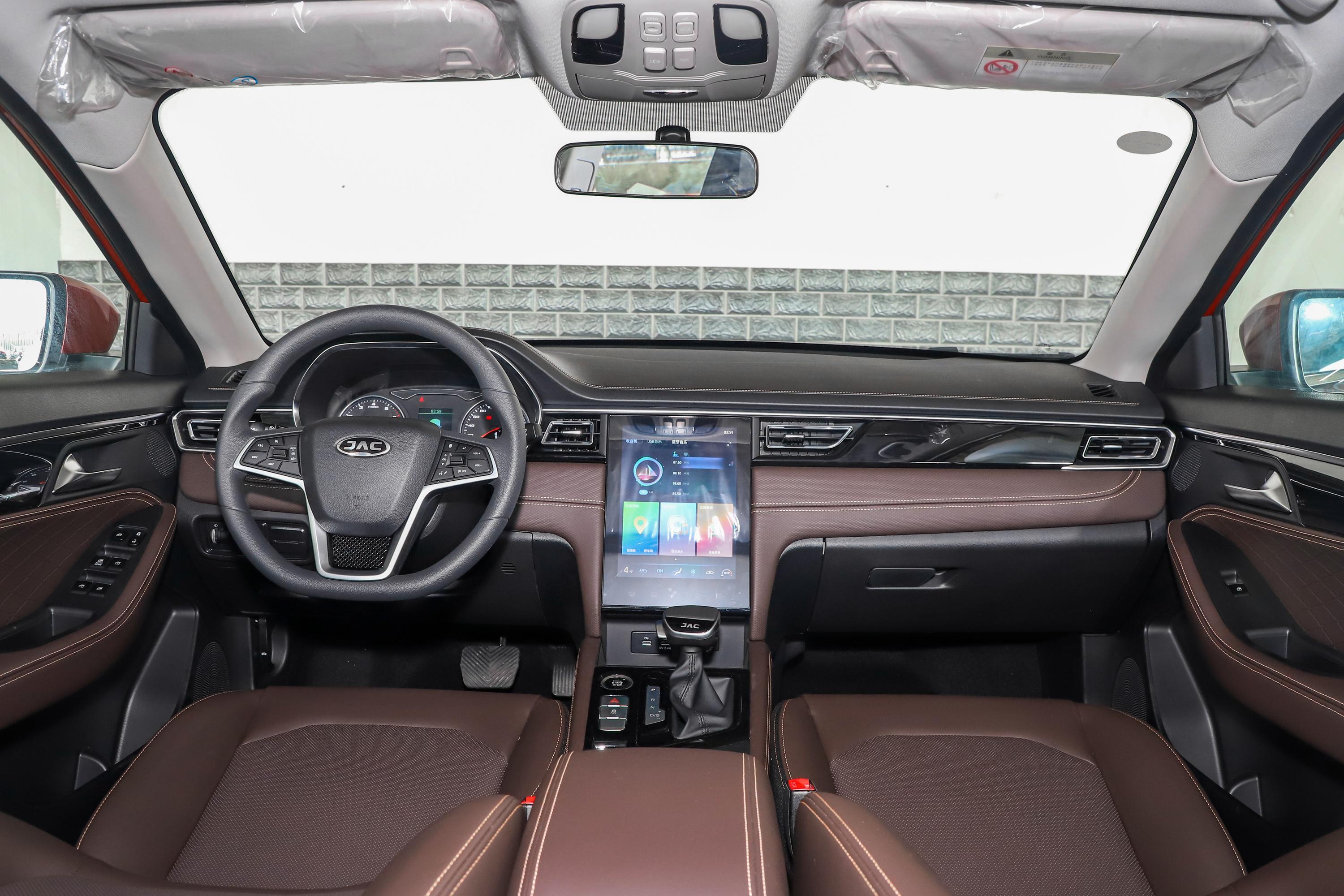 嘉悦a5内饰后排发动机