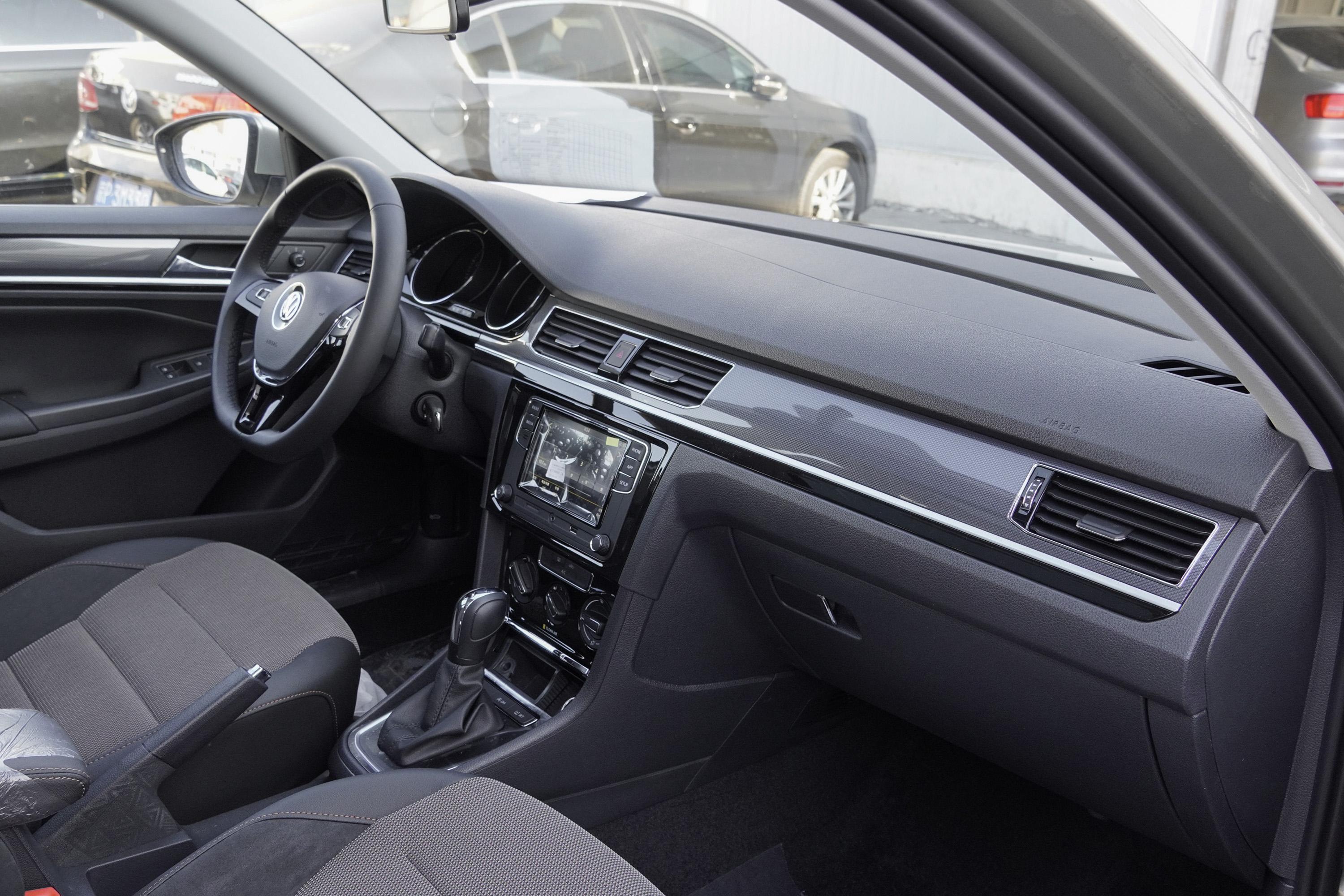 蔚领内饰-后排-动力-易车